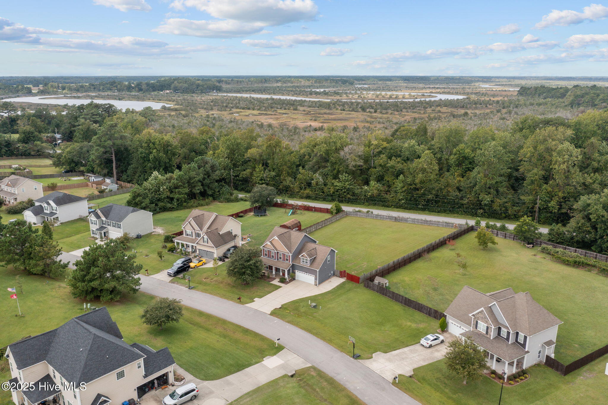 100556679 | Photo 41