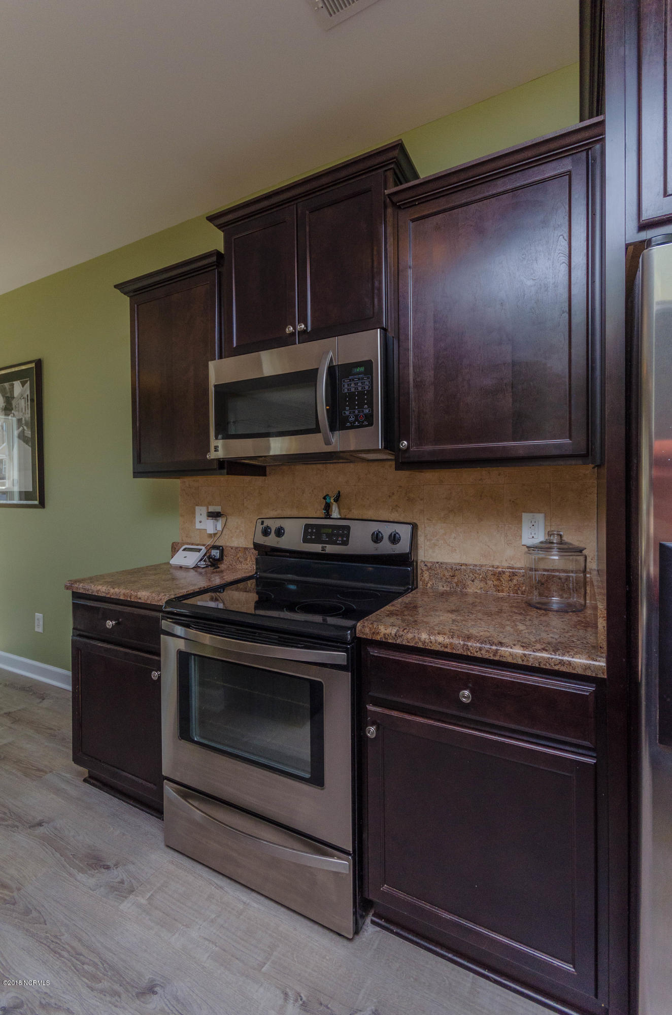 100553700 | Photo 14