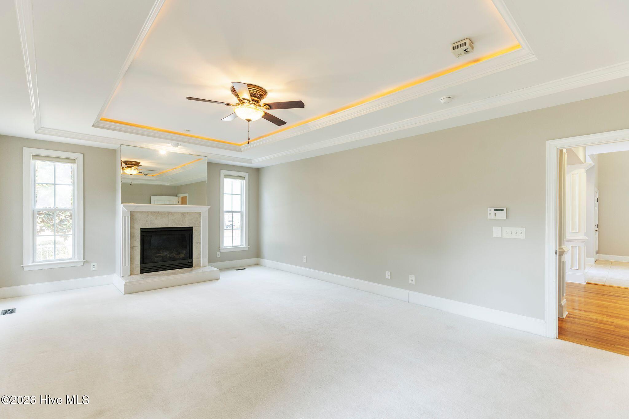 100553307 | Photo 41