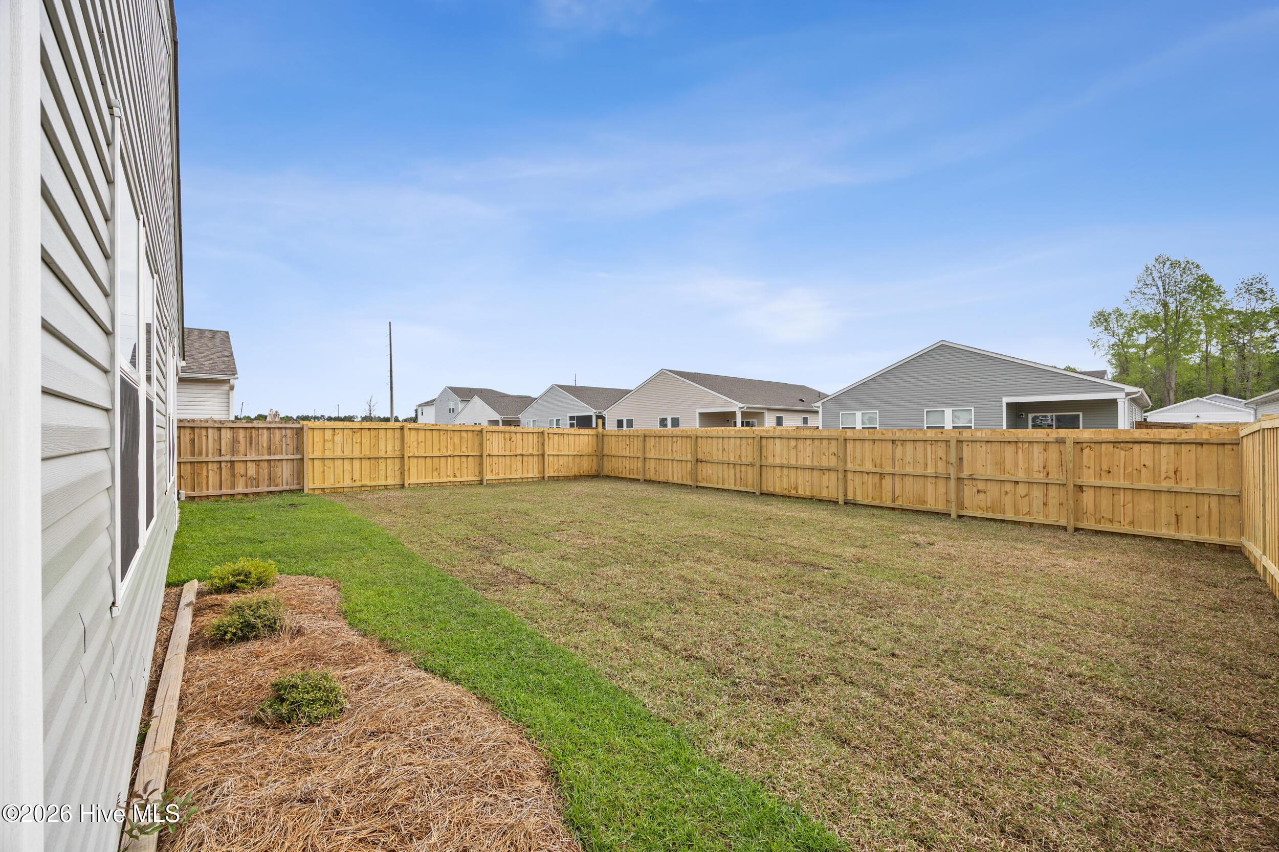 100566801 | Photo 32