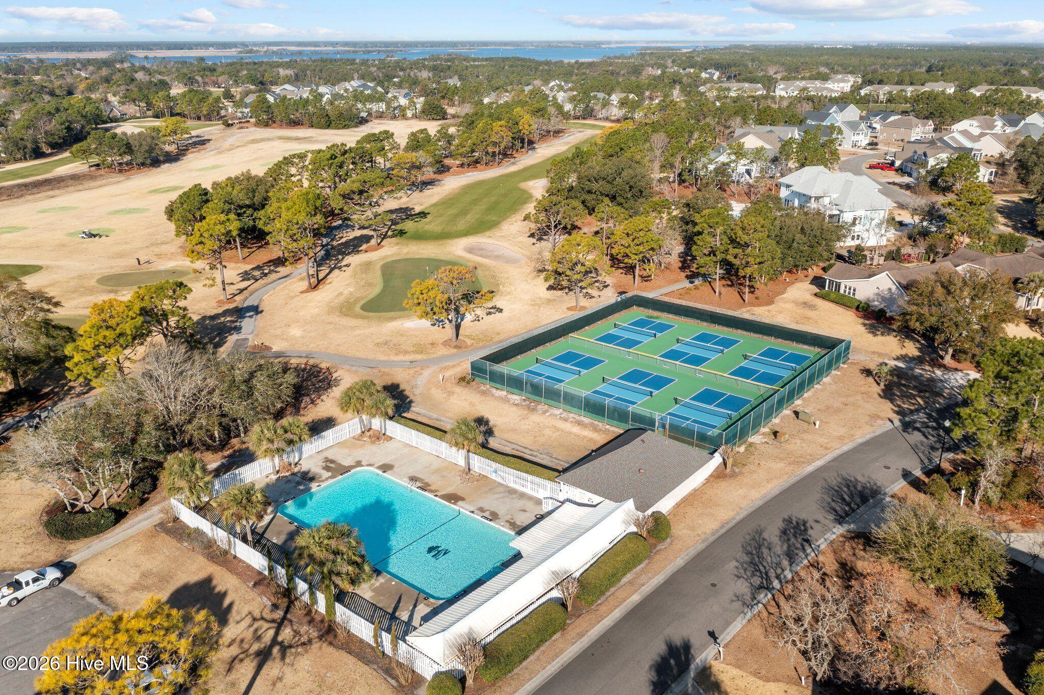 100559700 | Photo 63