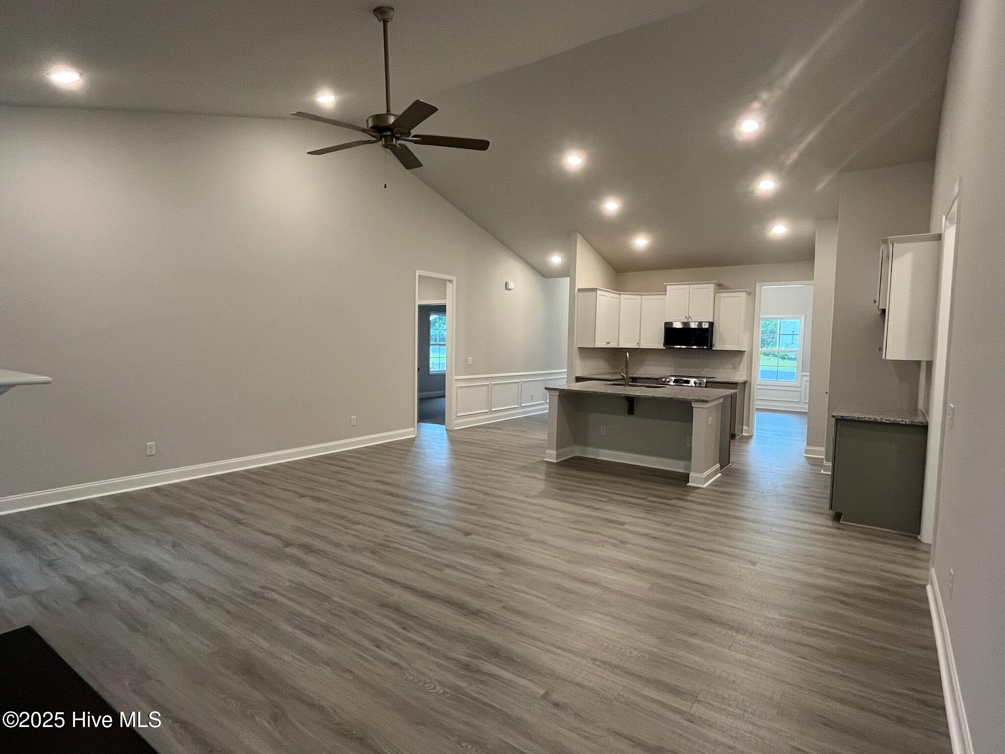 100428148 | Photo 19