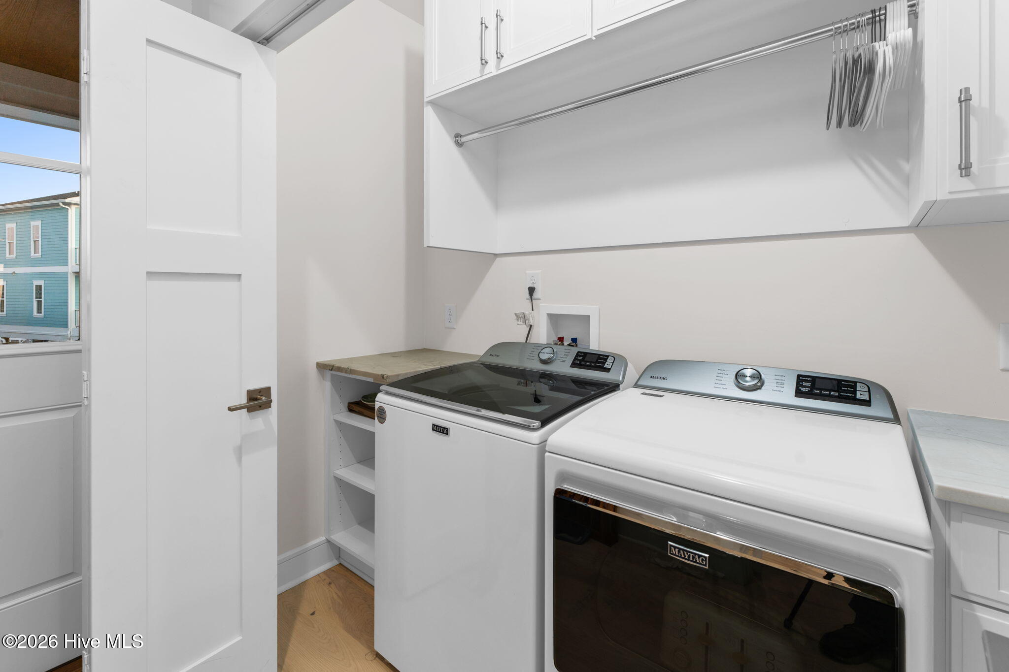 100550371 | Photo 43