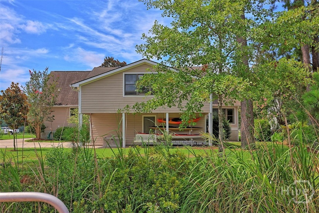 221 Lakeshore Drive