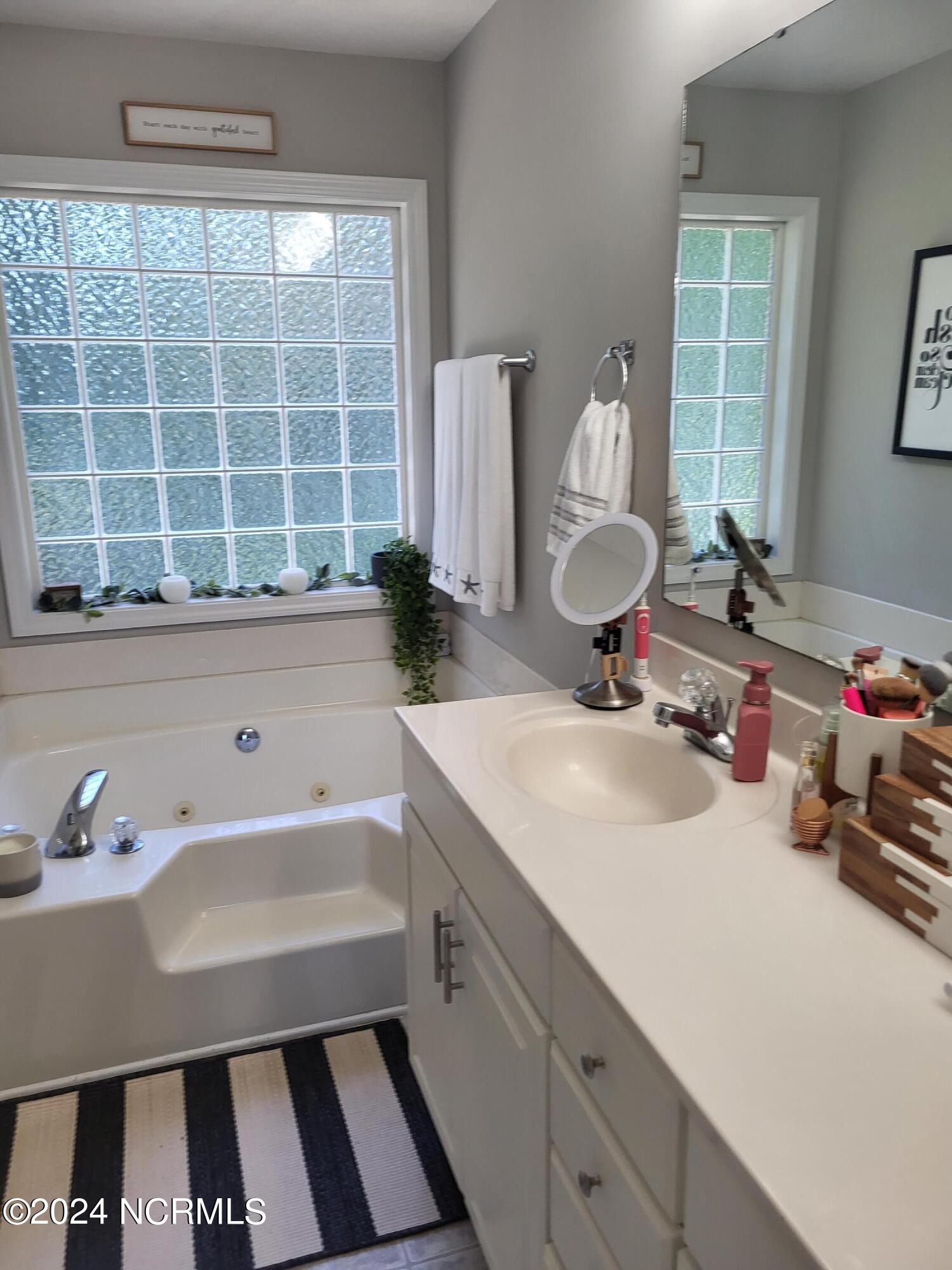 100568471 | Photo 27