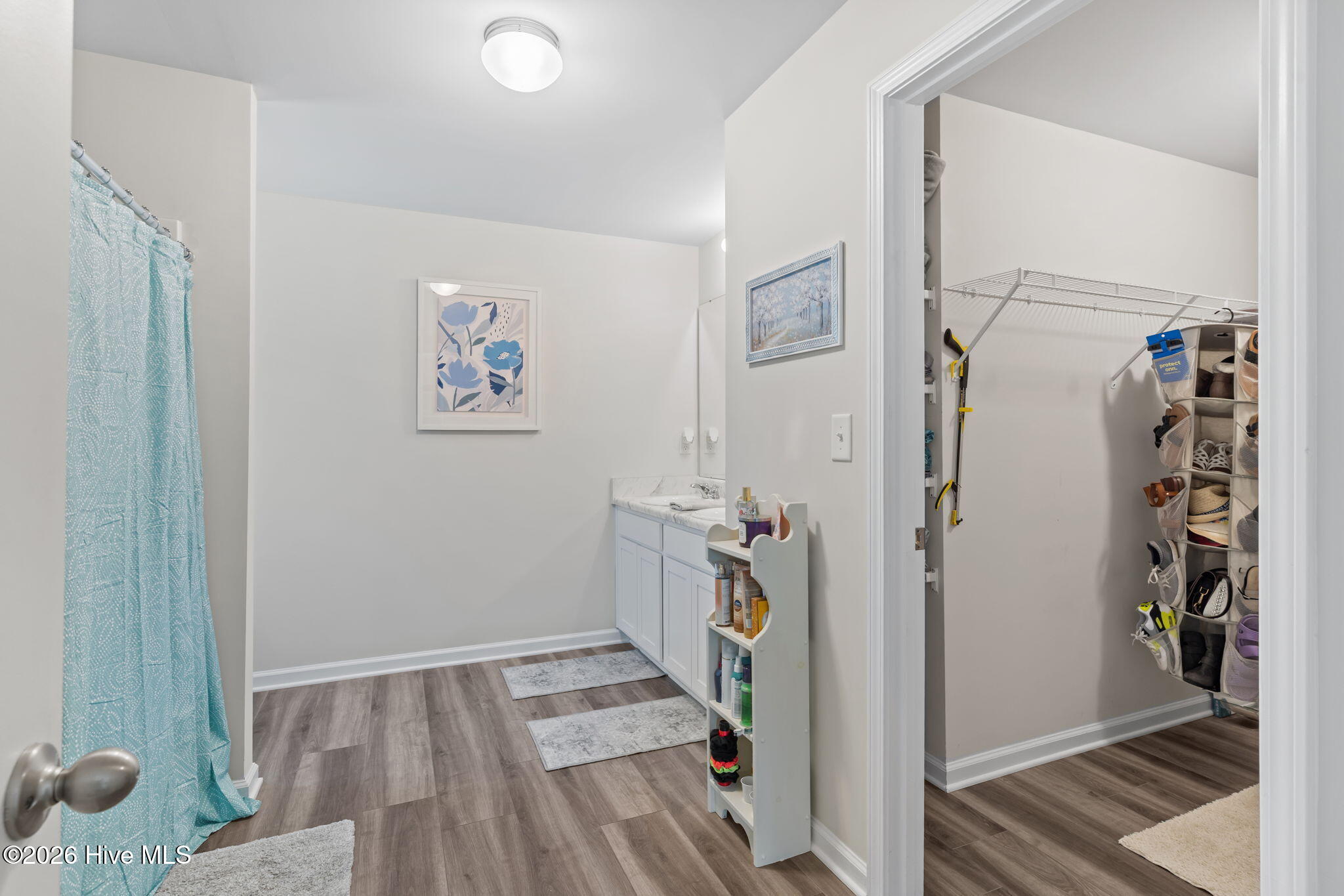 100561212 | Photo 26