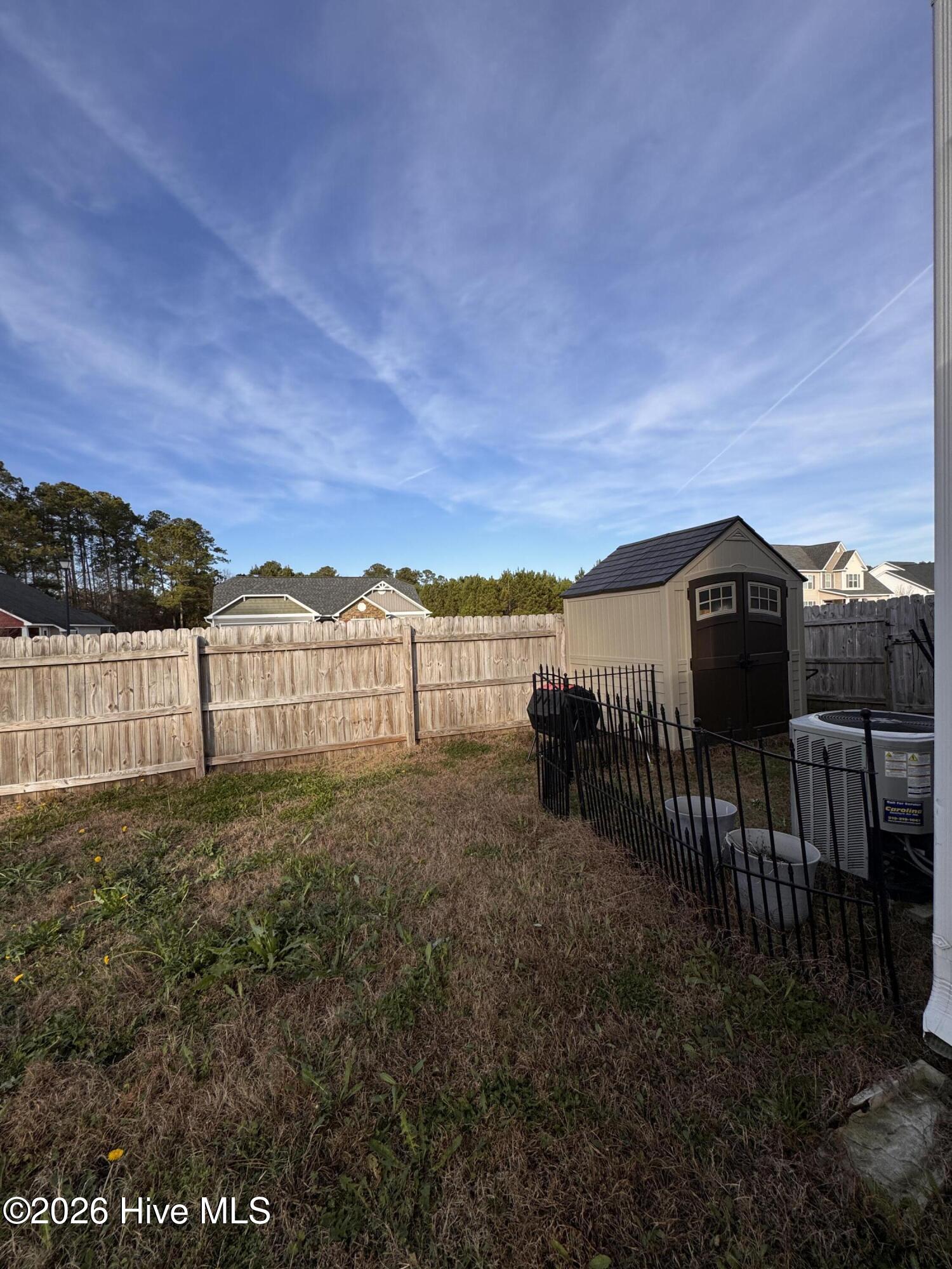 100550584 | Photo 24