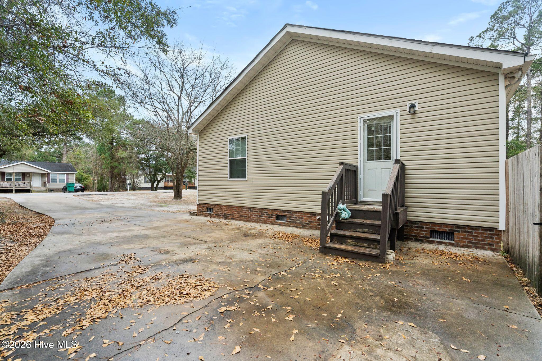 100558385 | Photo 41