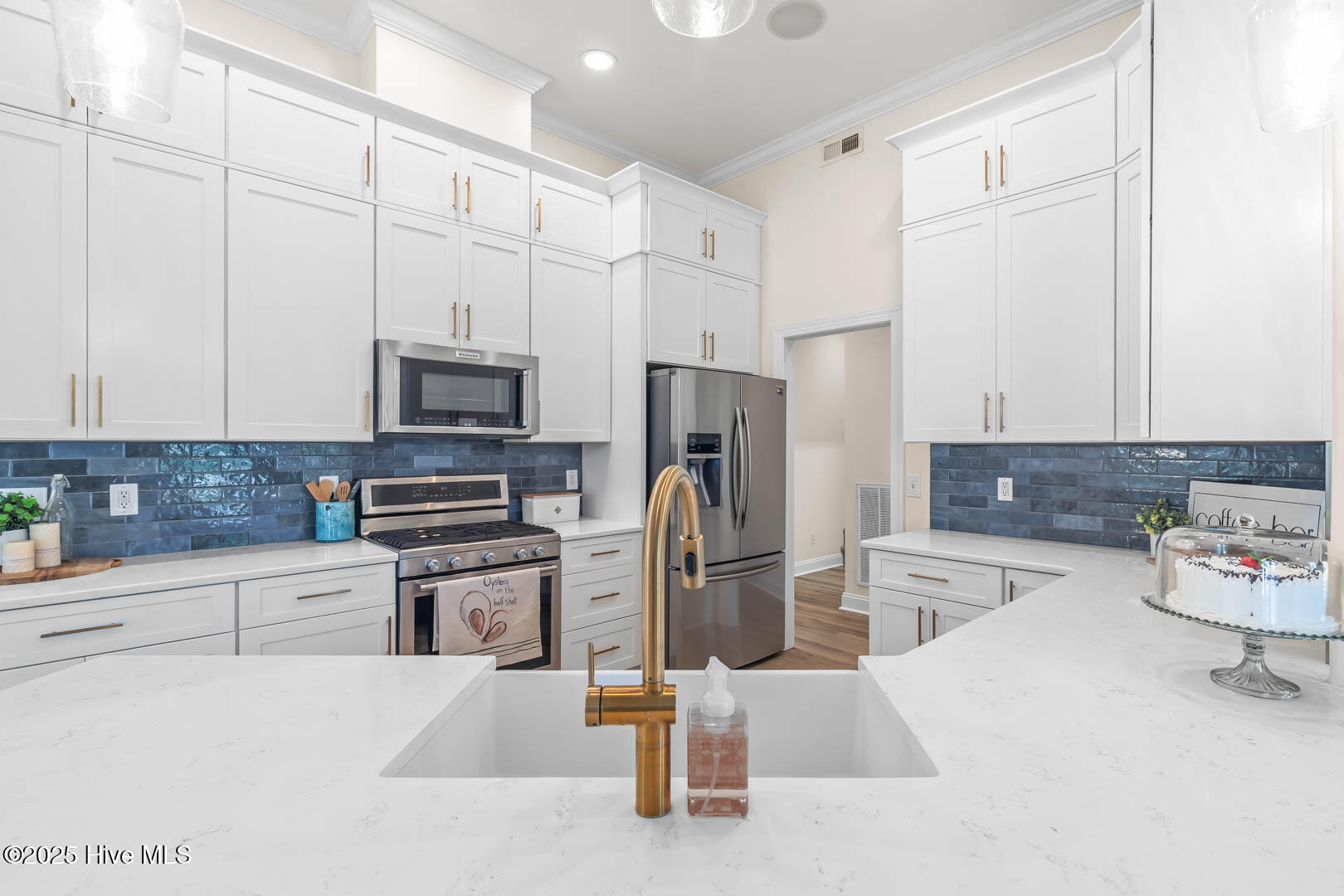 100512903 | Photo 17