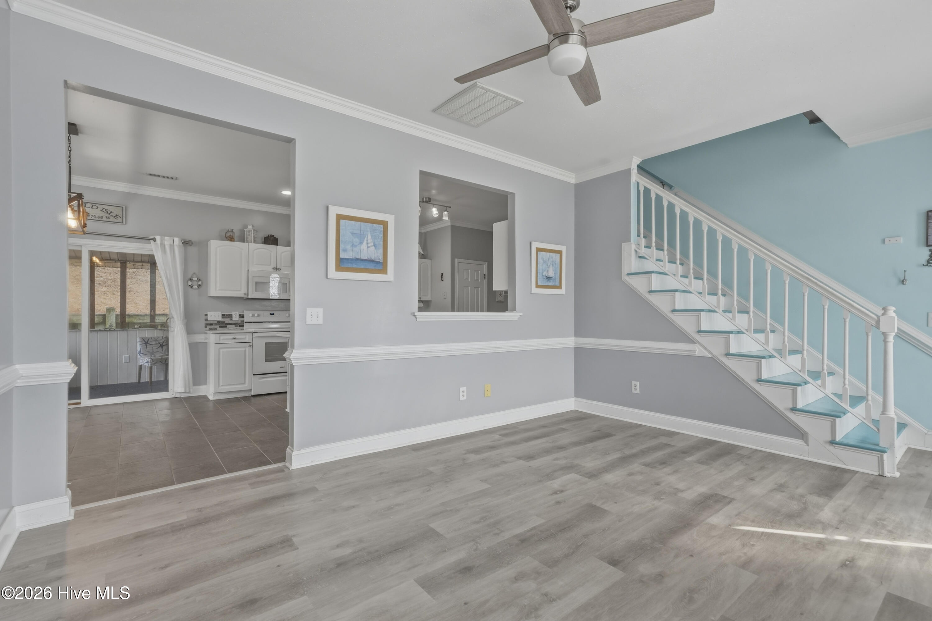 100546381 | Photo 47