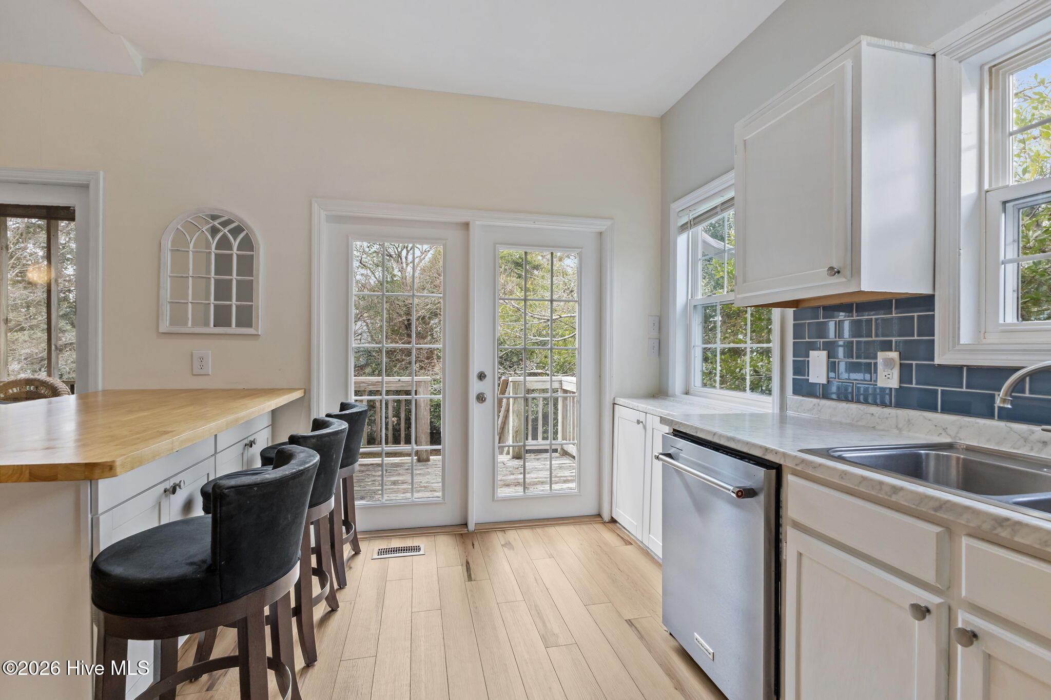 100557971 | Photo 19