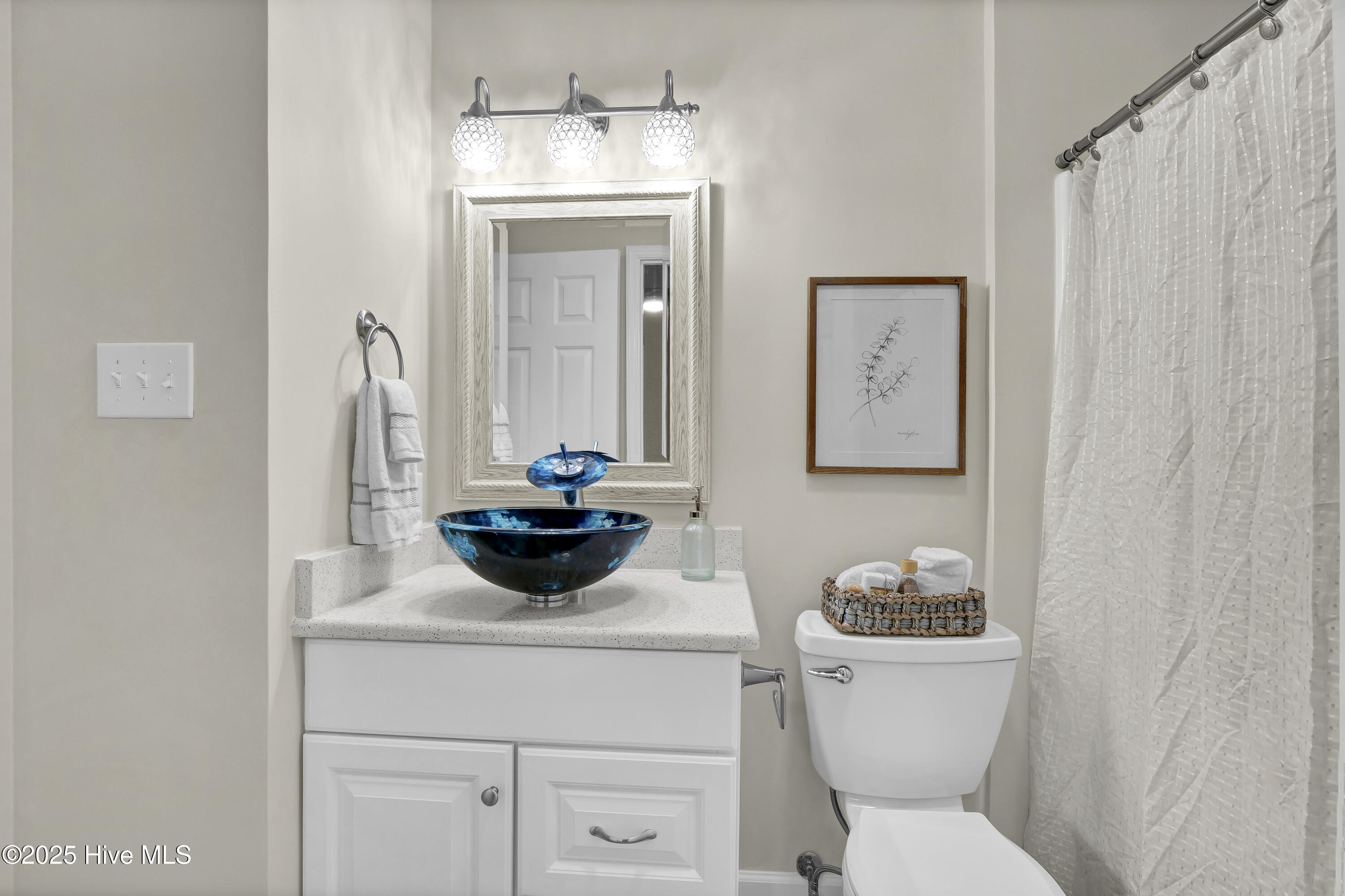 100533460 | Photo 26