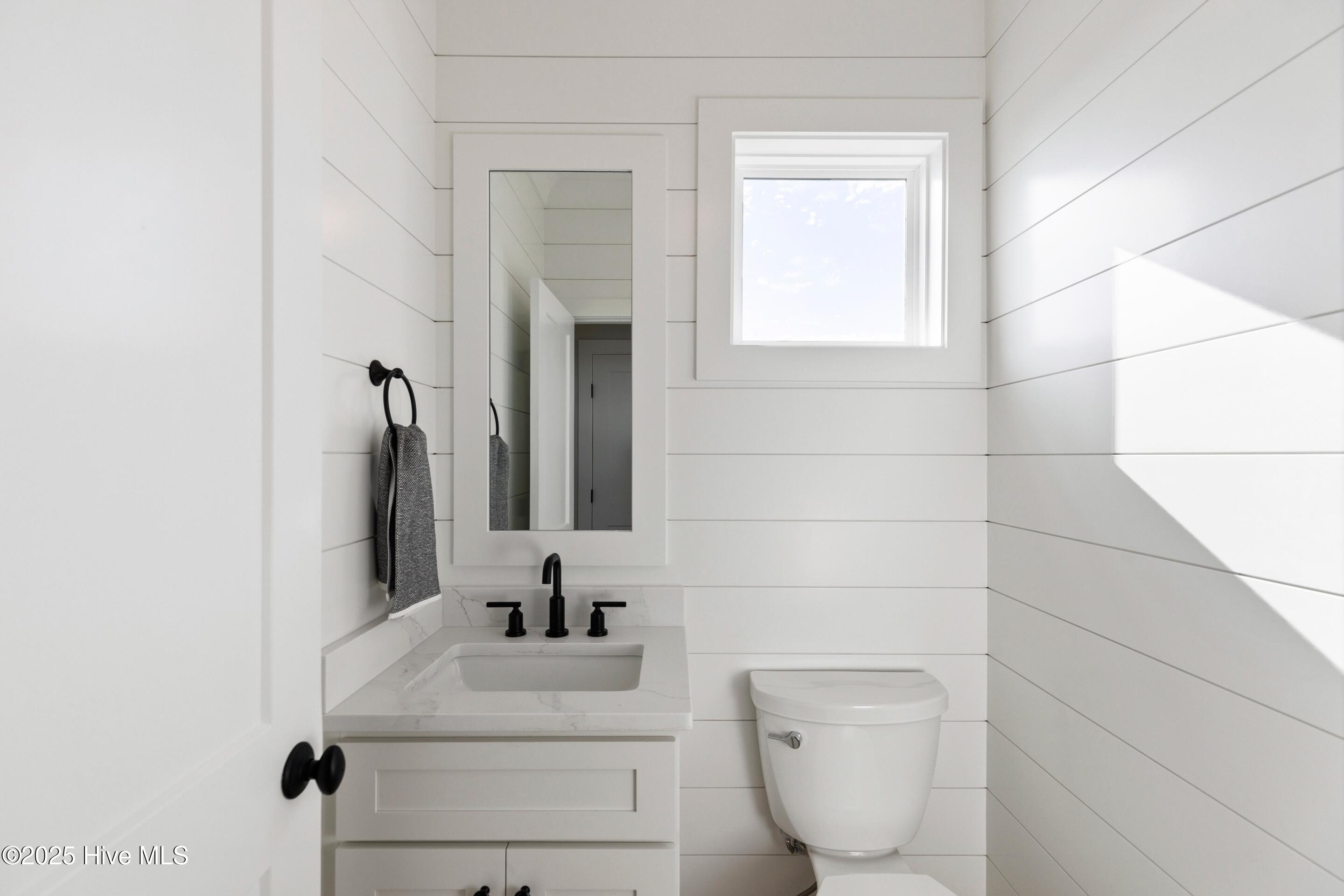 100544880 | Photo 20