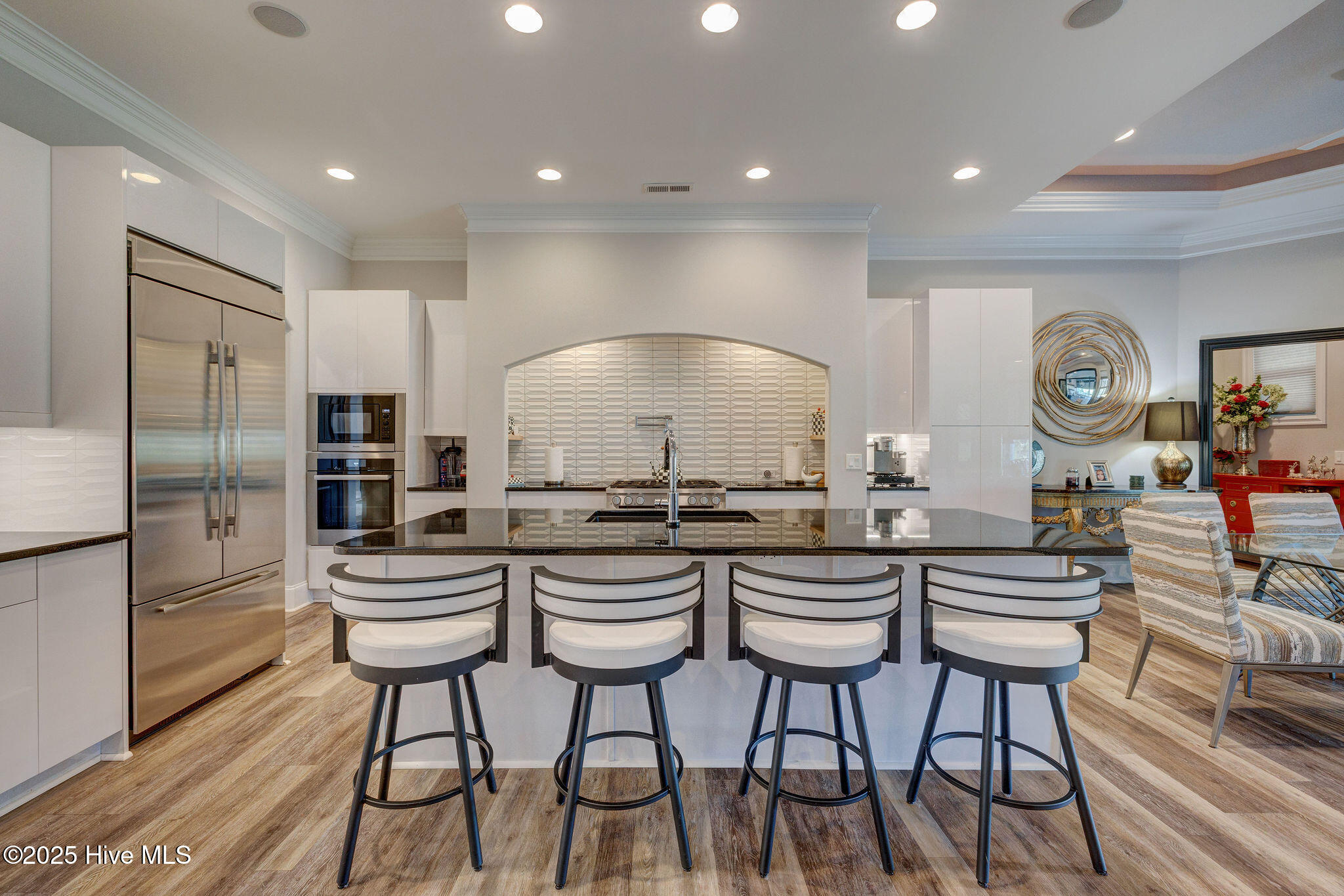 100550746 | Photo 19