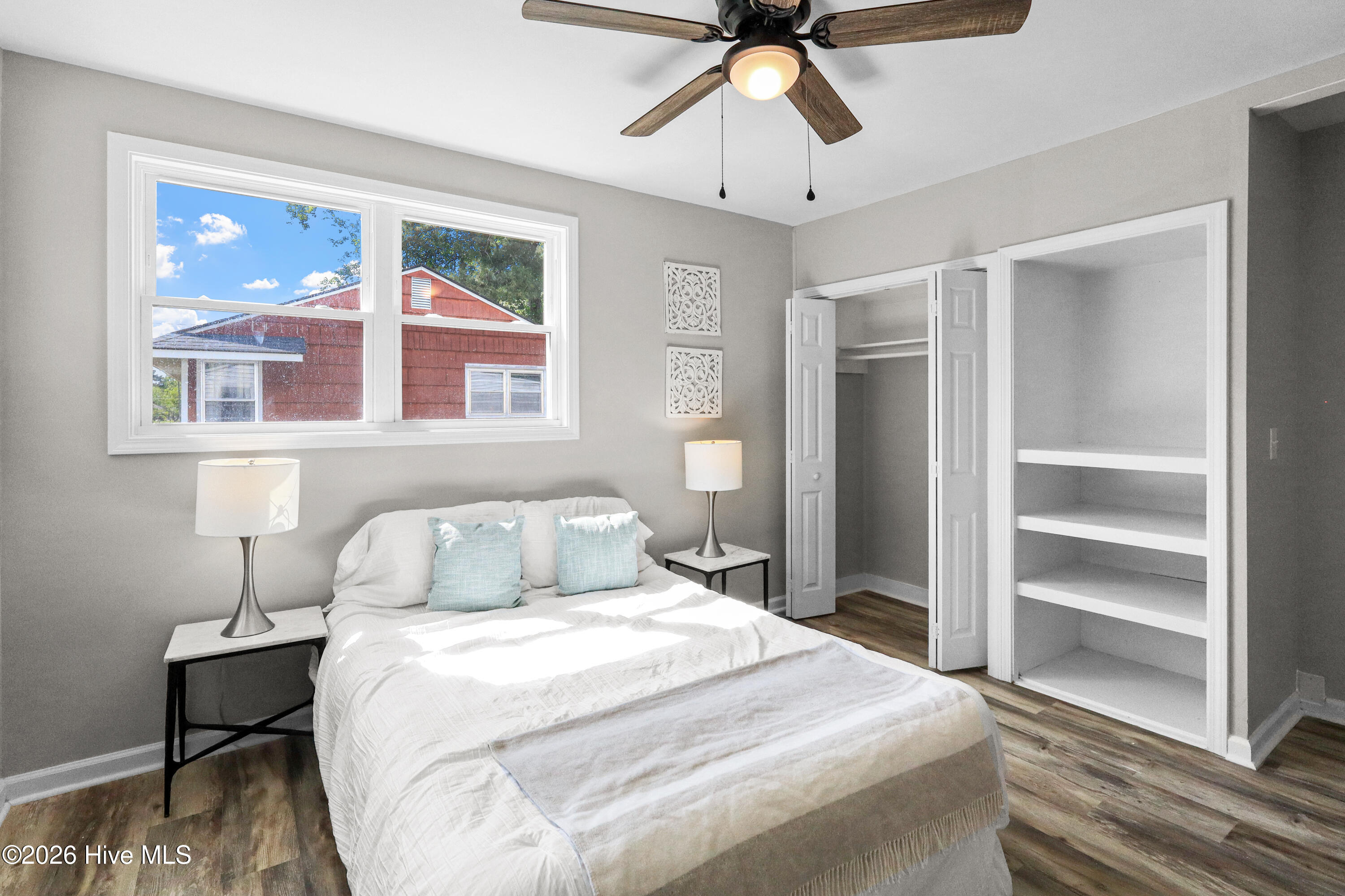 100569517 | Photo 44