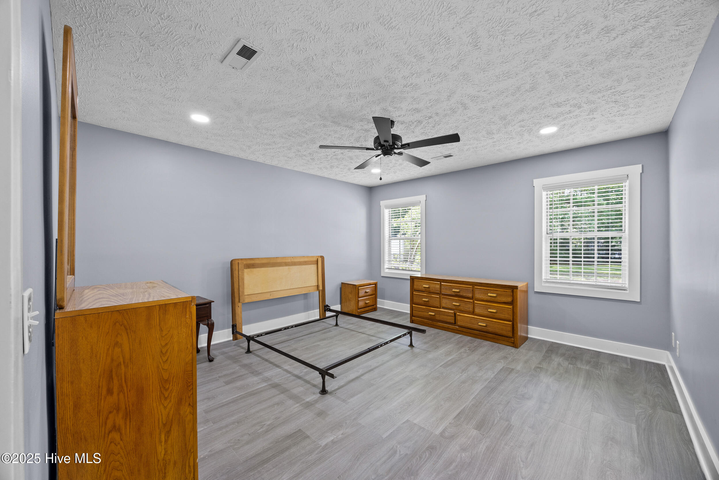 100521133 | Photo 36