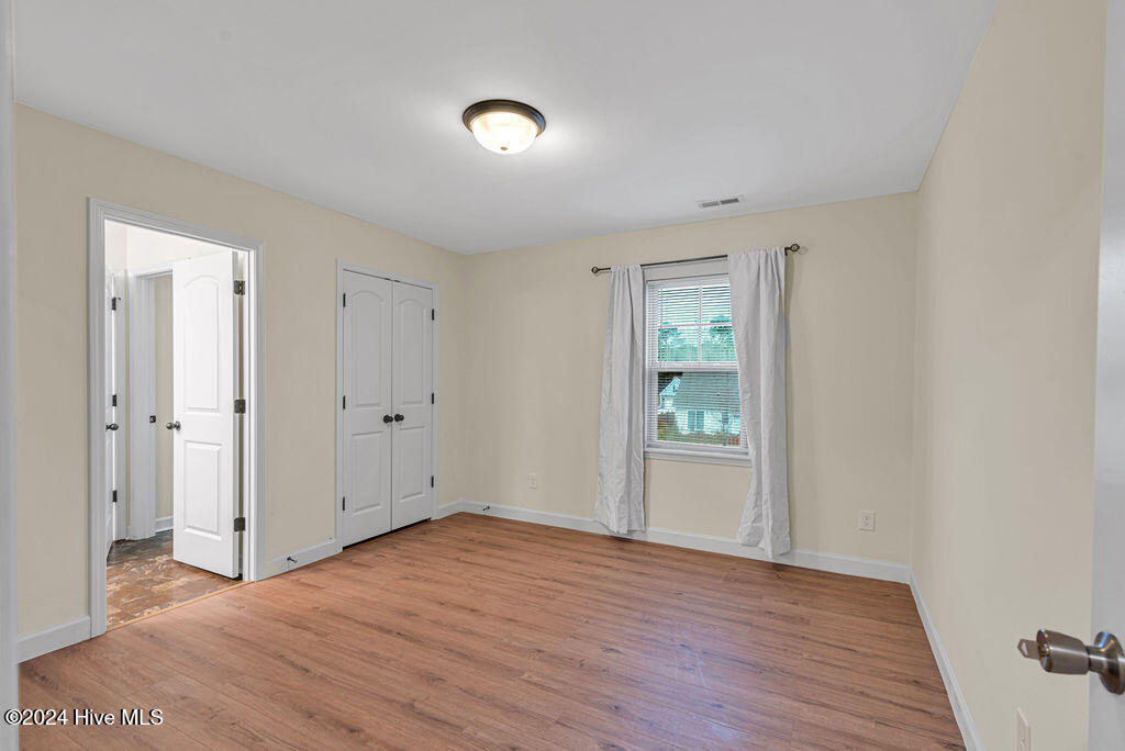 100565777 | Photo 15