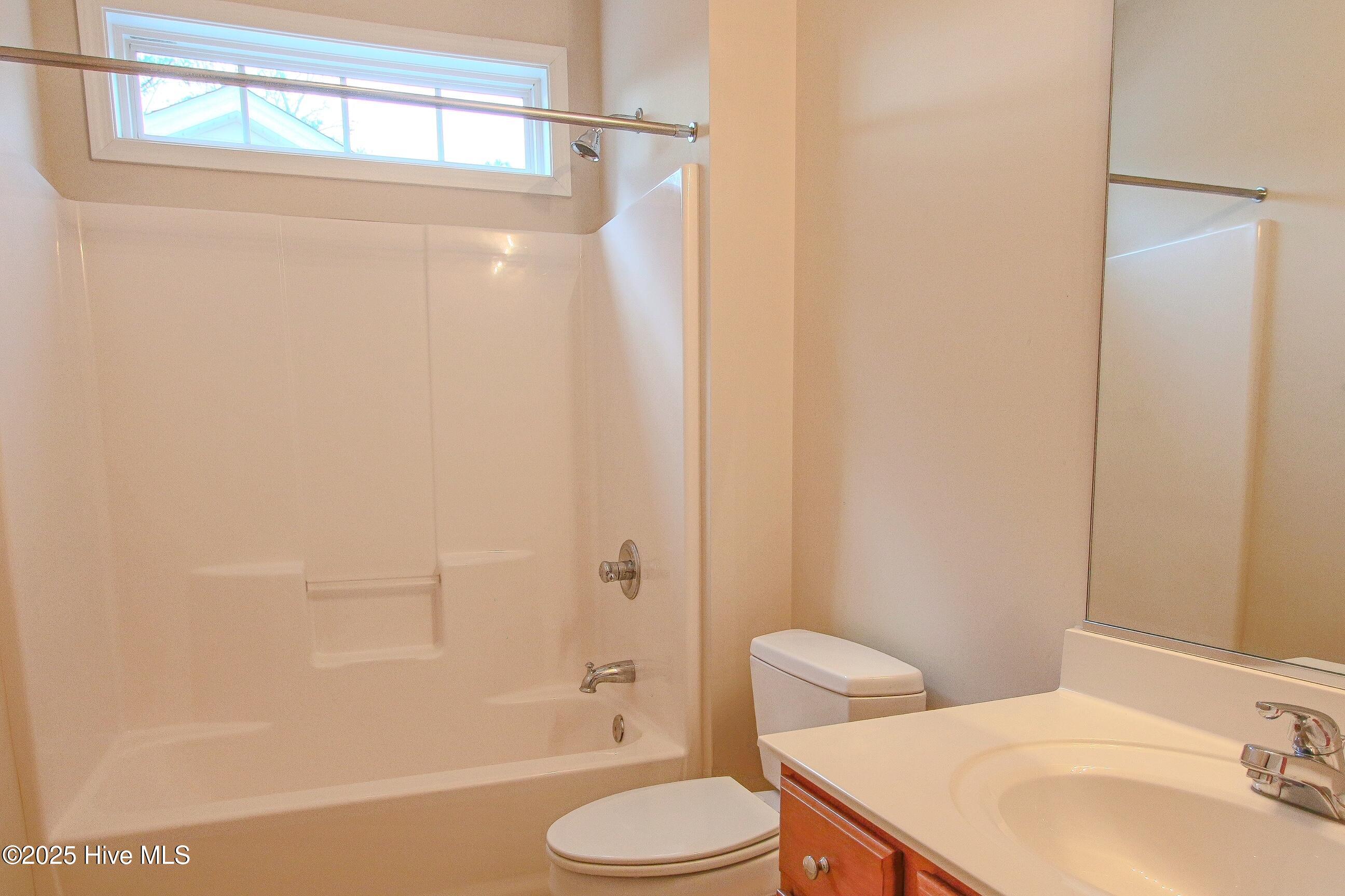 100478144 | Photo 42