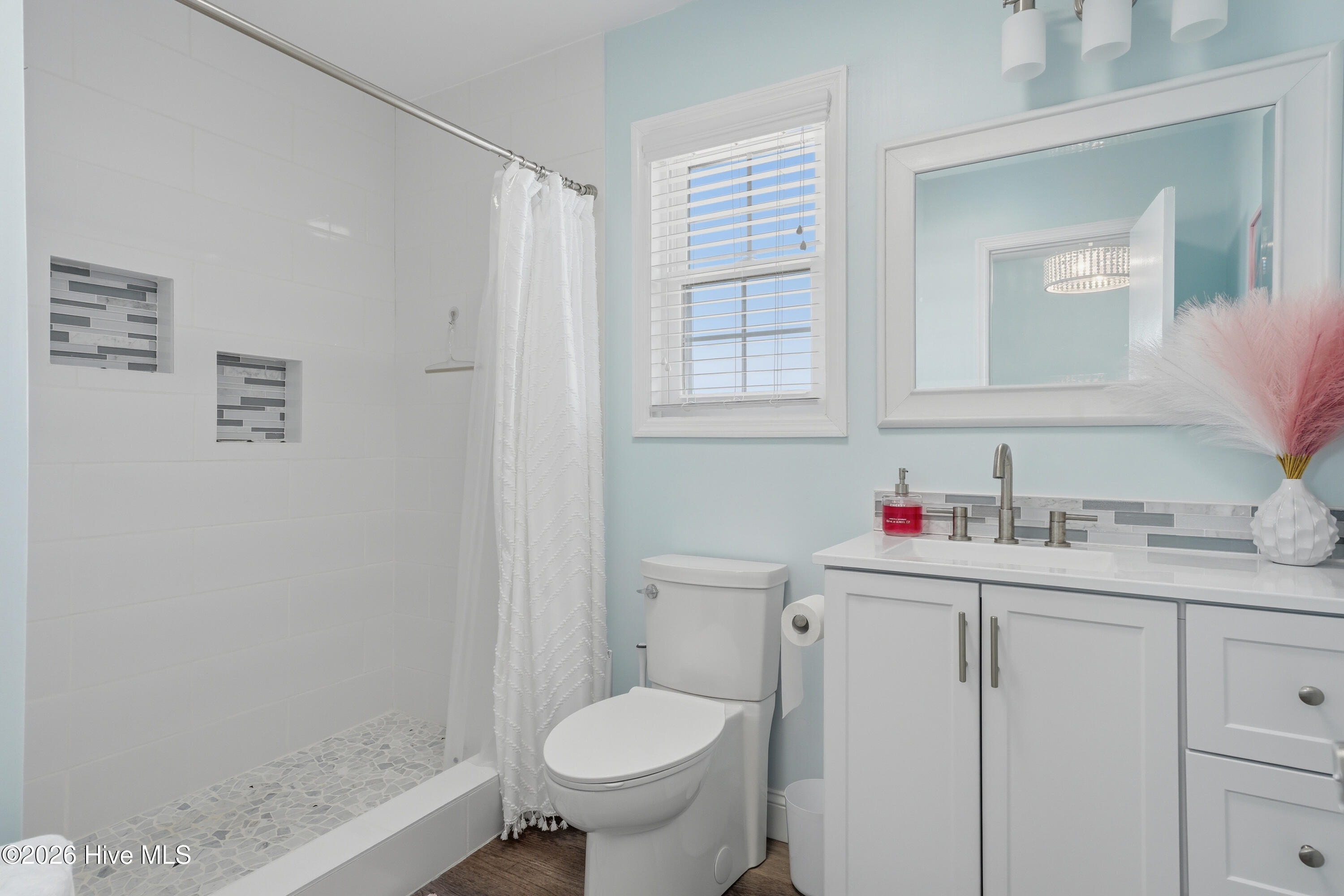 100559140 | Photo 29