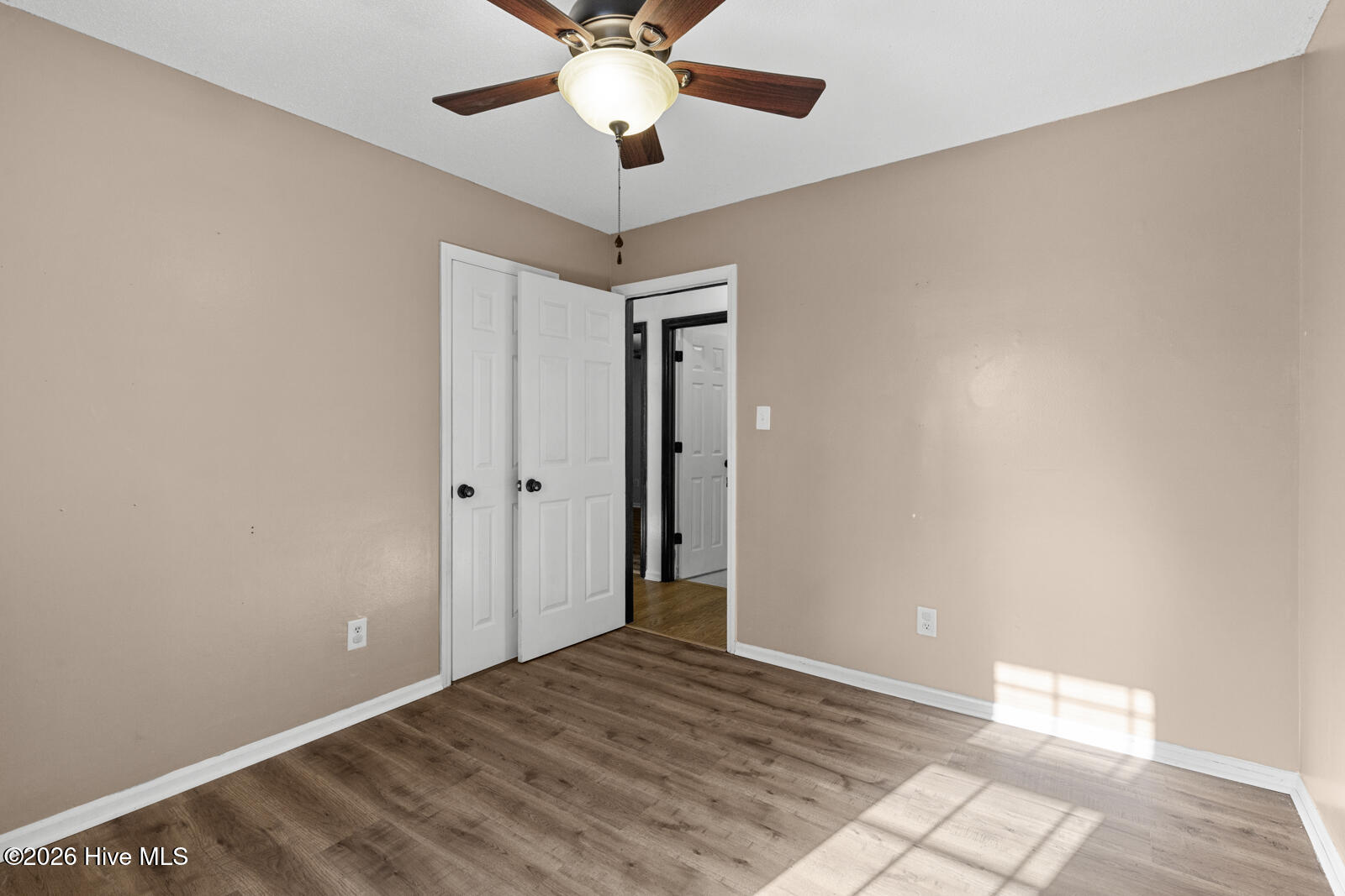 100564330 | Photo 12