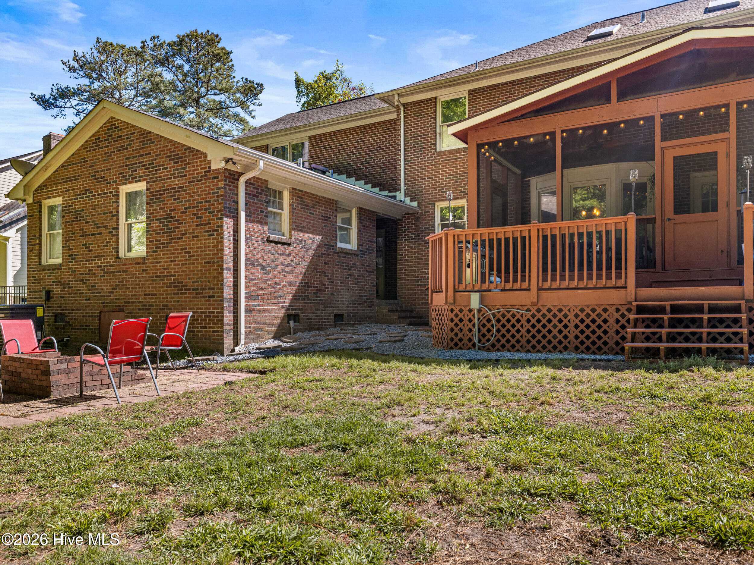 100570486 | Photo 67