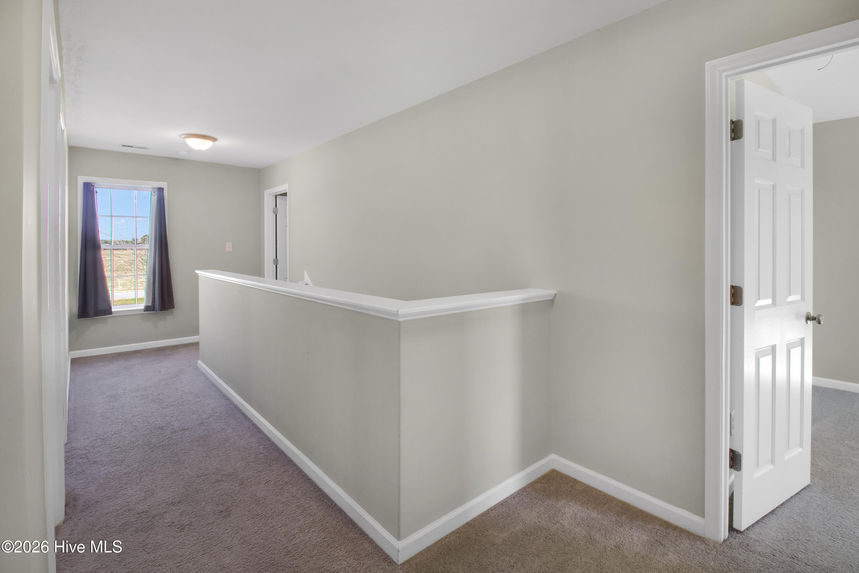 100547353 | Photo 28