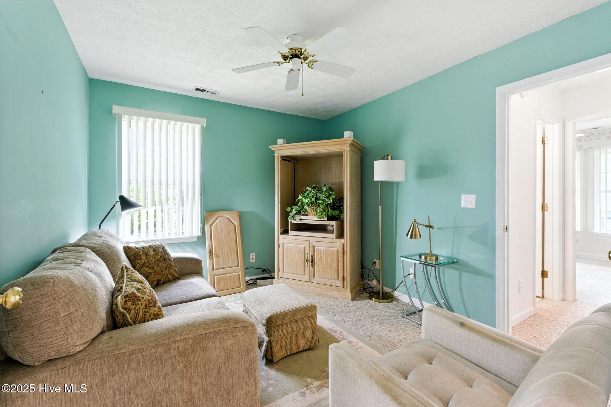 100523616 | Photo 15