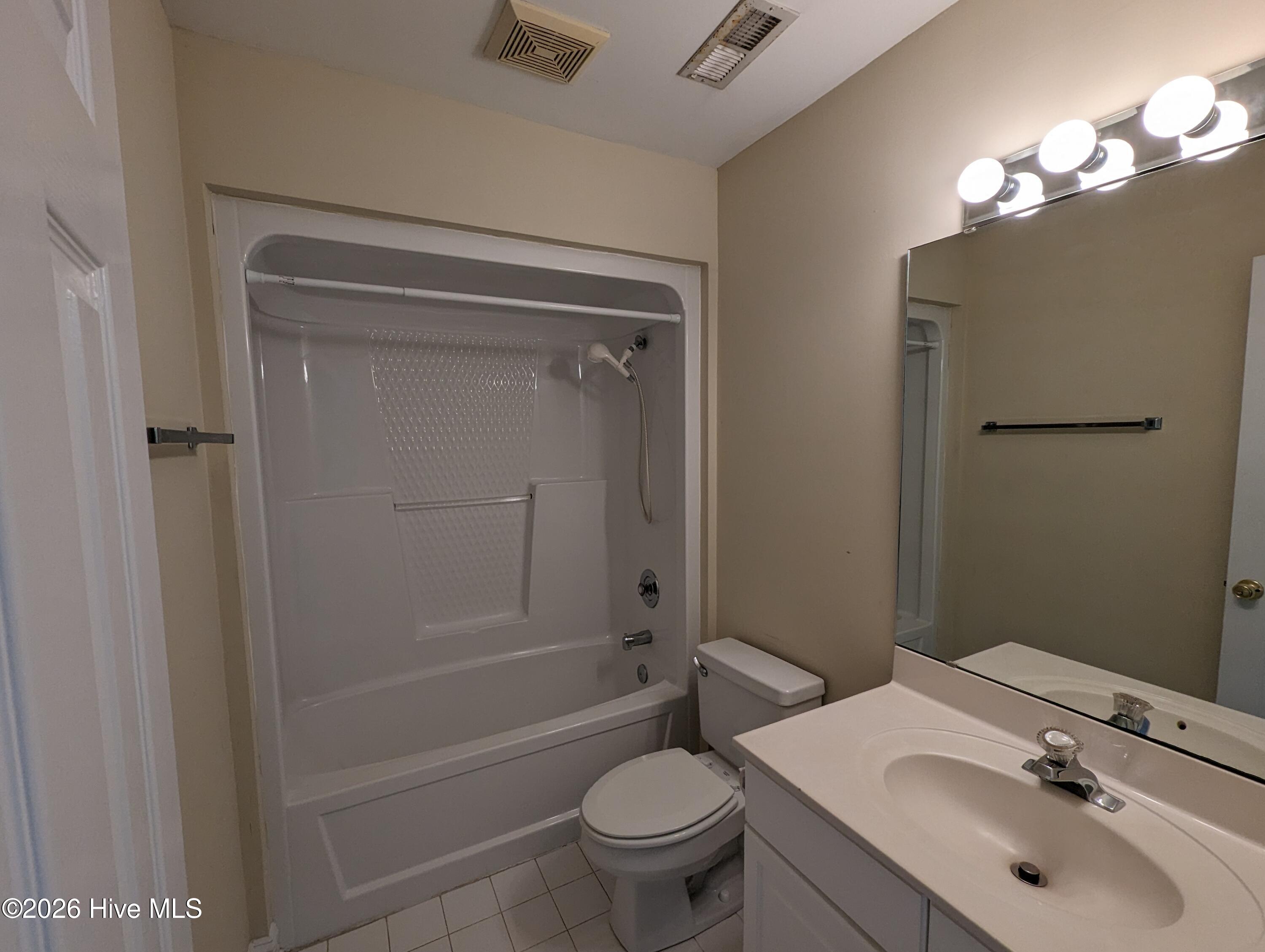 100568232 | Photo 14