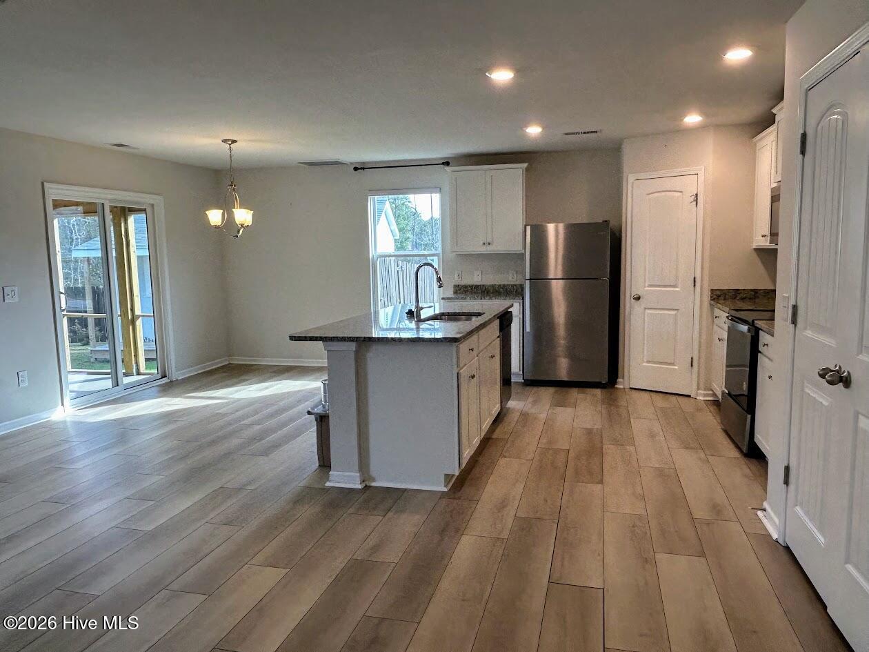 100562771 | Photo 11