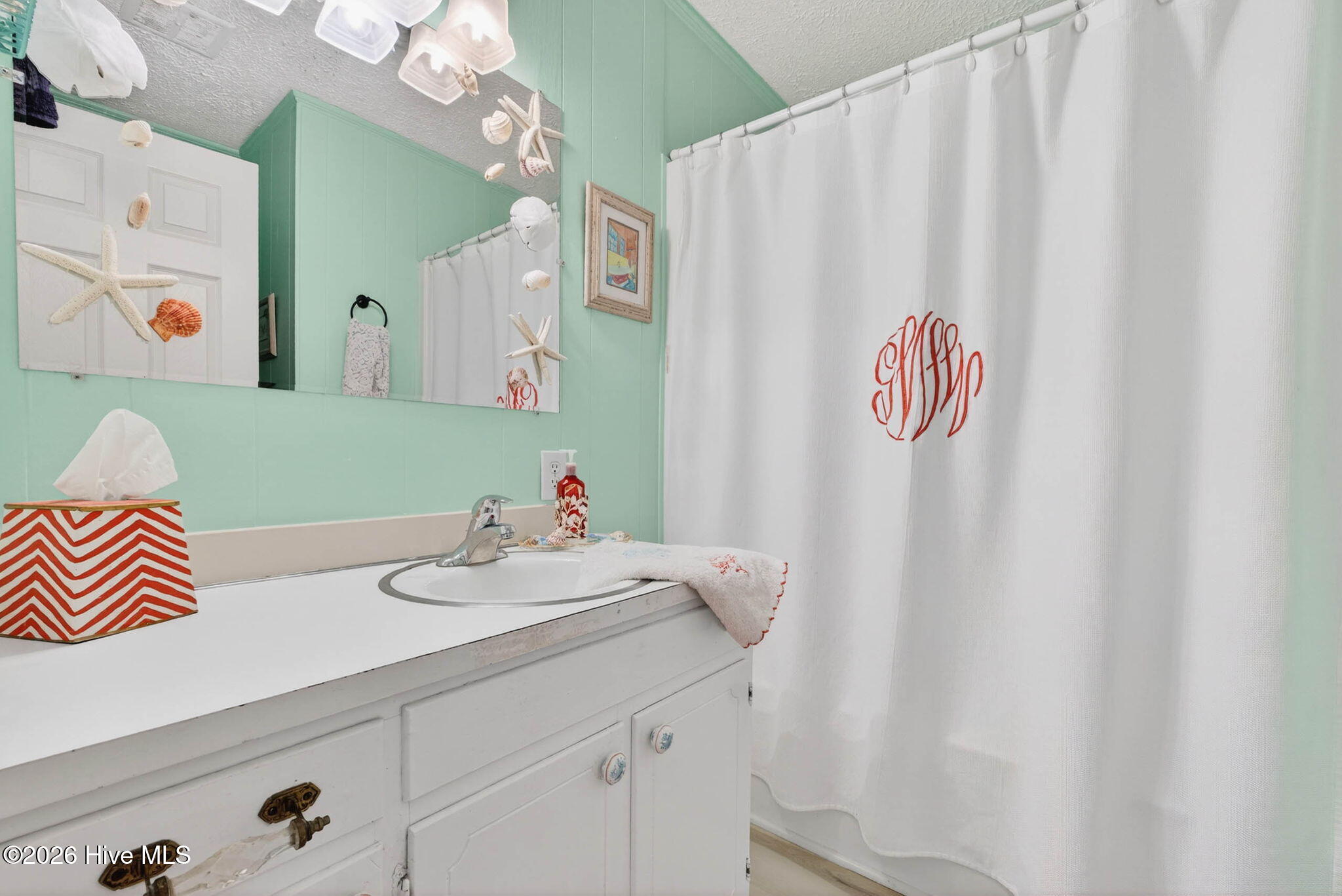 100560739 | Photo 14