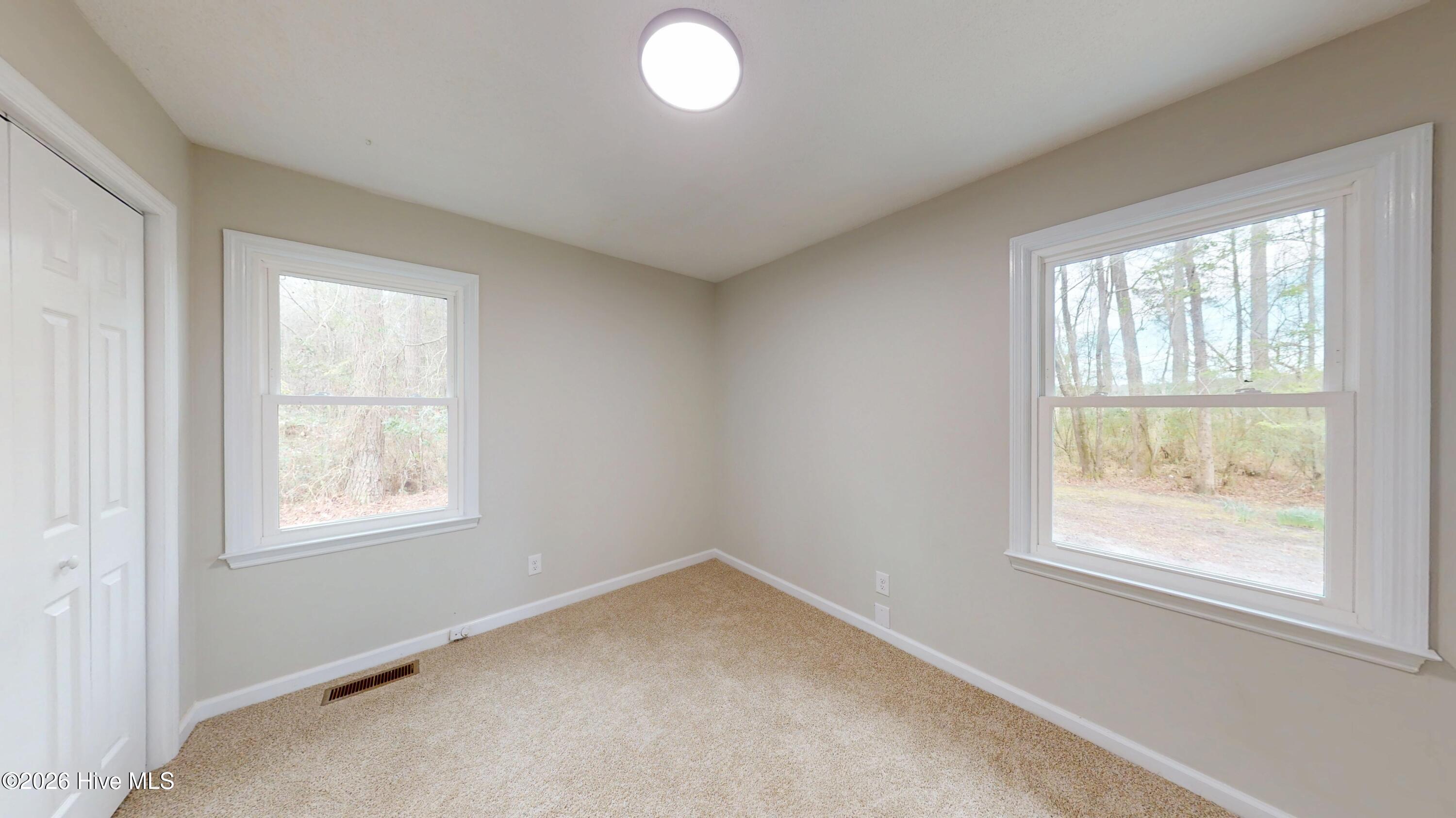 100559685 | Photo 17