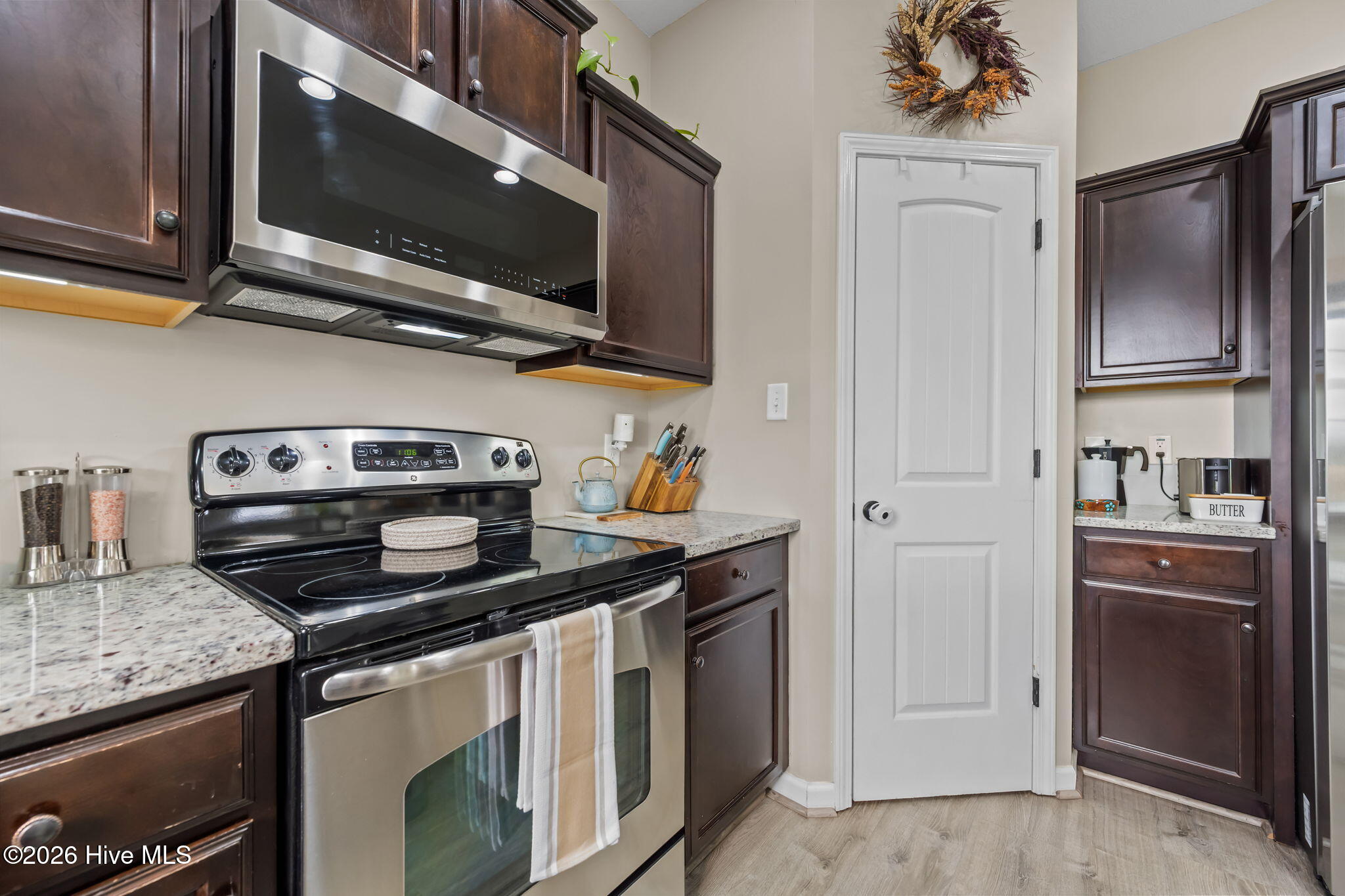 100560524 | Photo 23