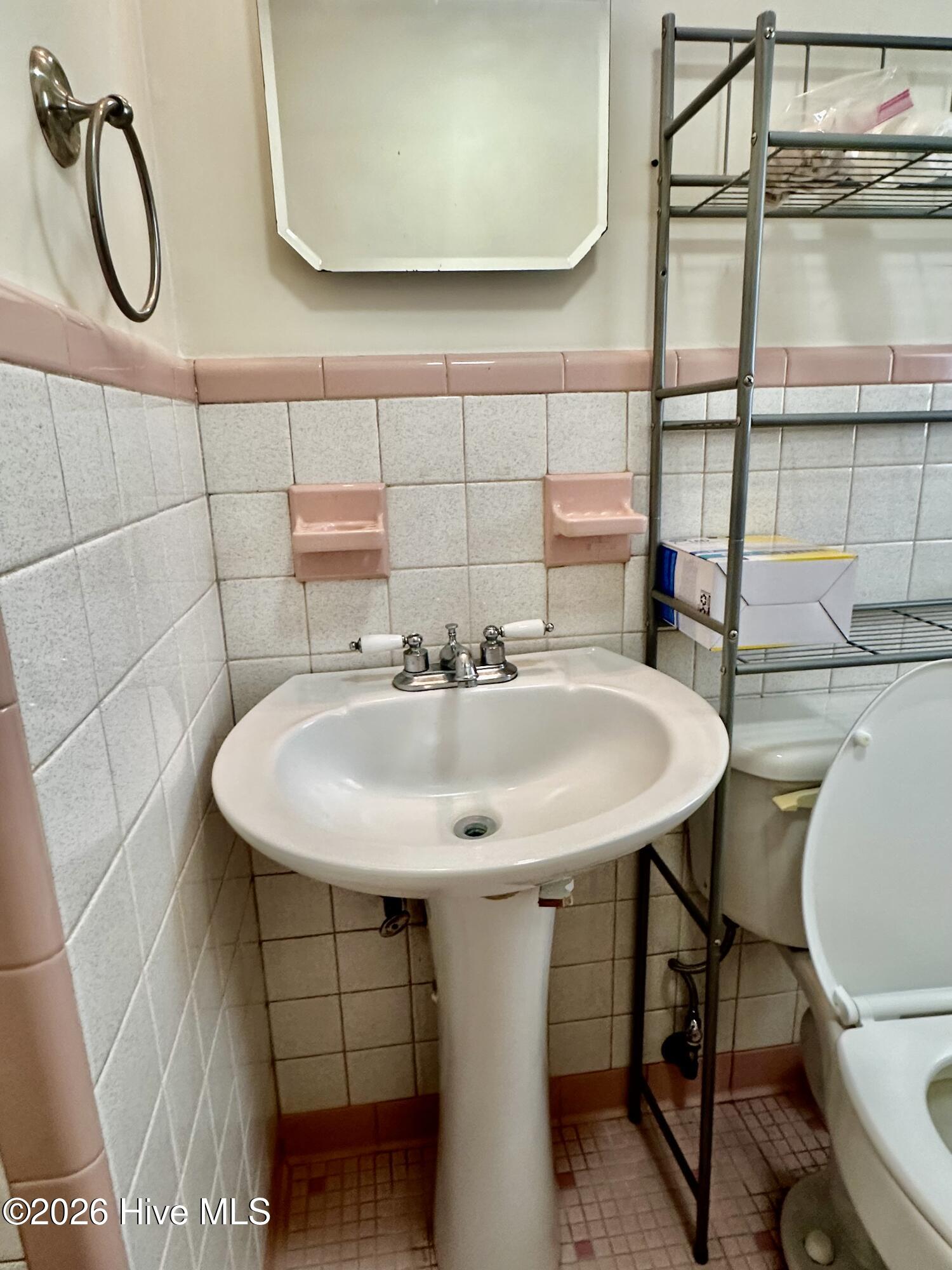 100565542 | Photo 16