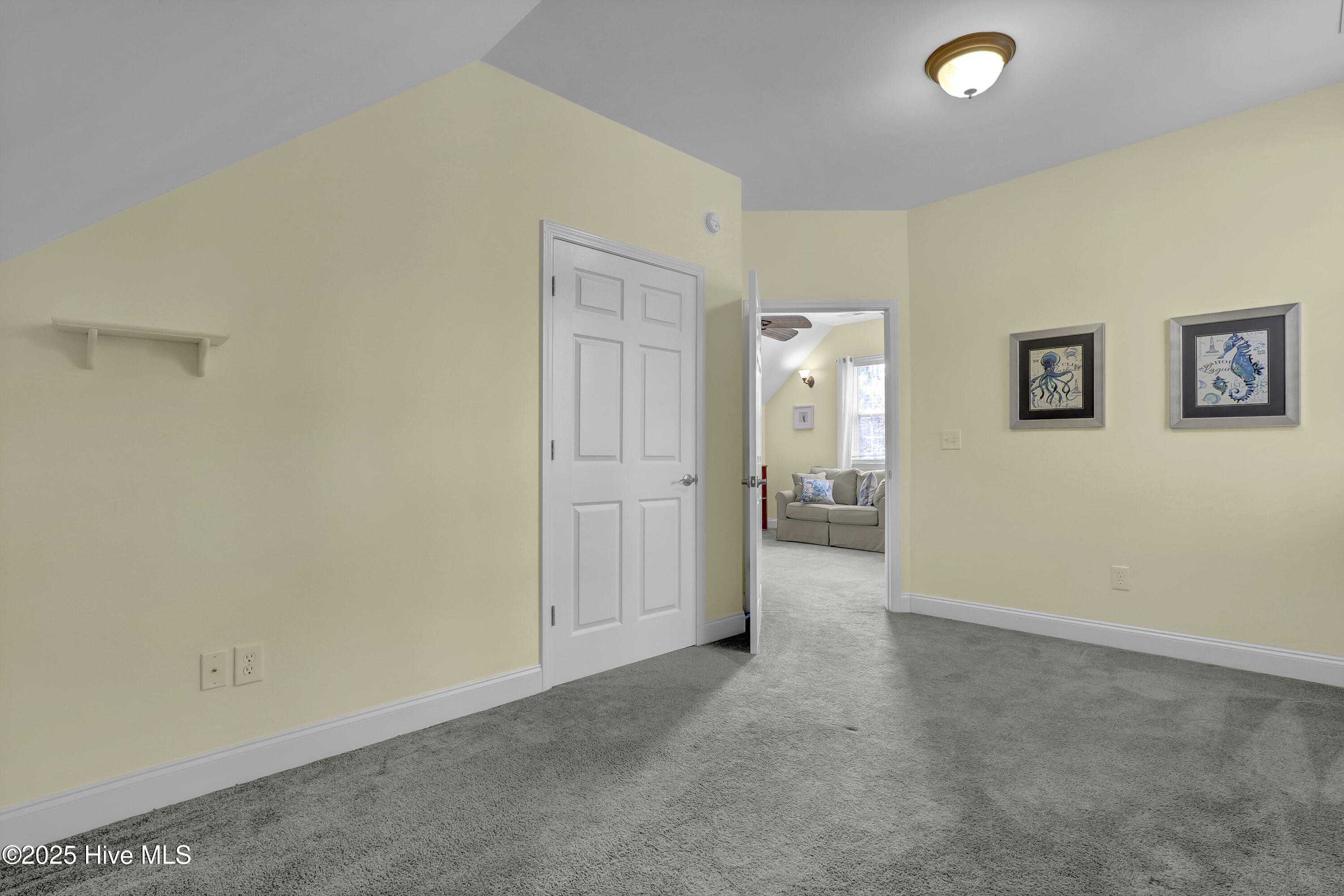 100532986 | Photo 31