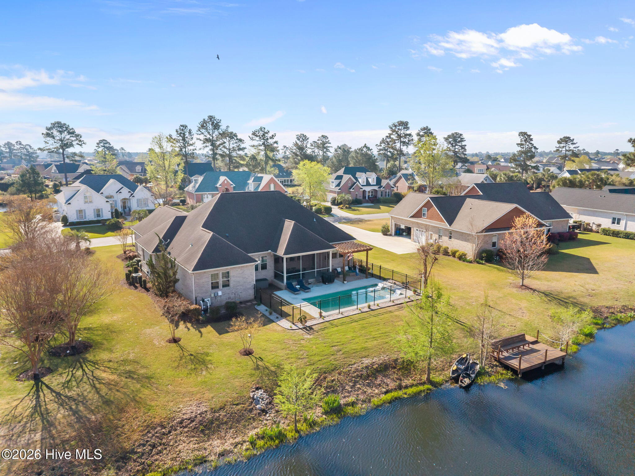 100563487 | Photo 40