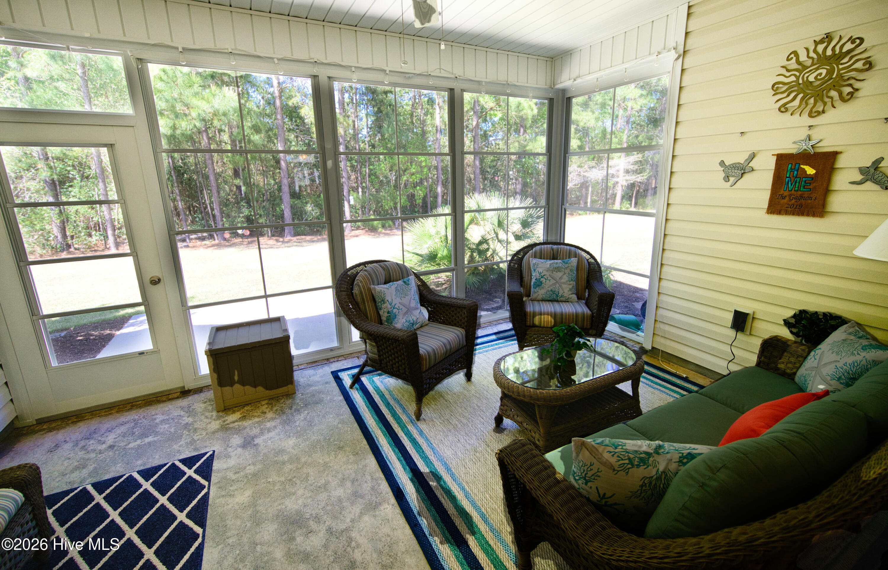 100567363 | Photo 38