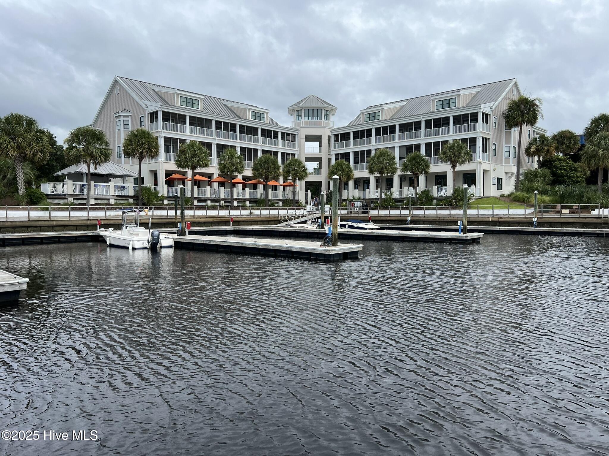 100525760 | Photo 30