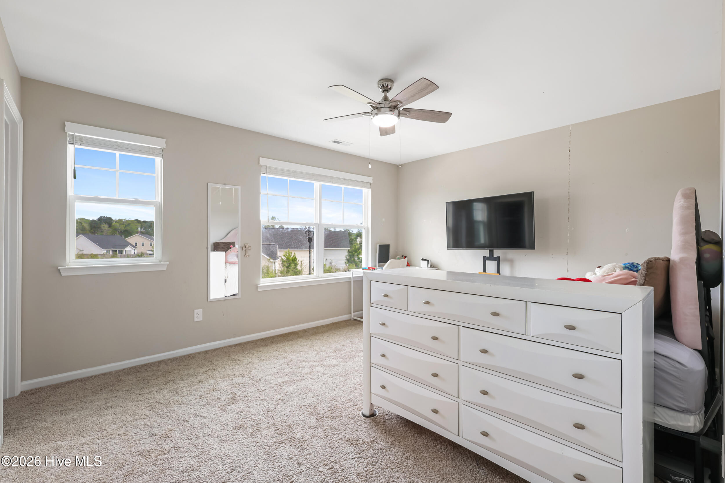 100565604 | Photo 21