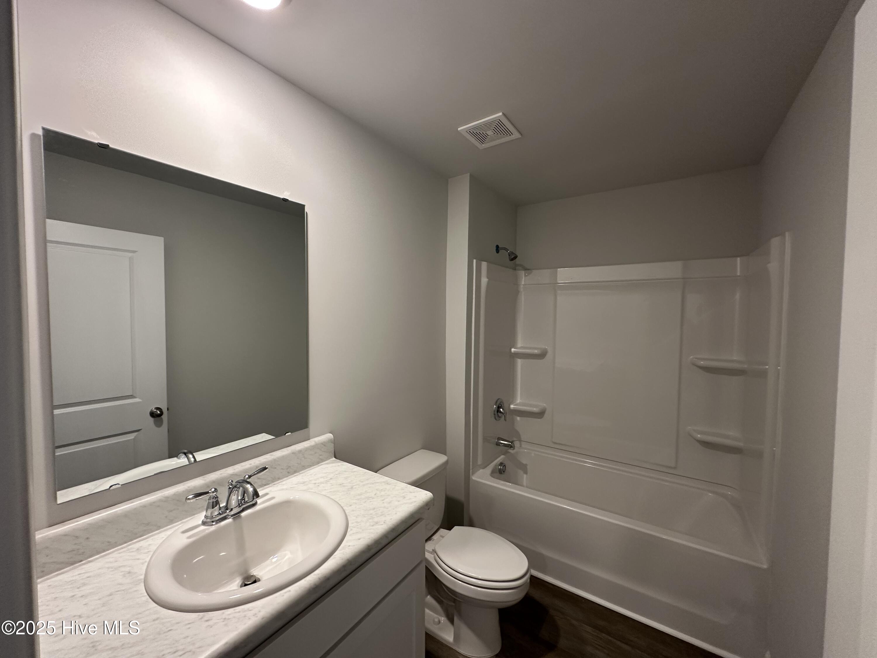 100547602 | Photo 13