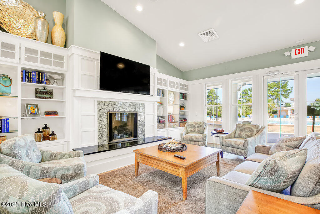 100531684 | Photo 37