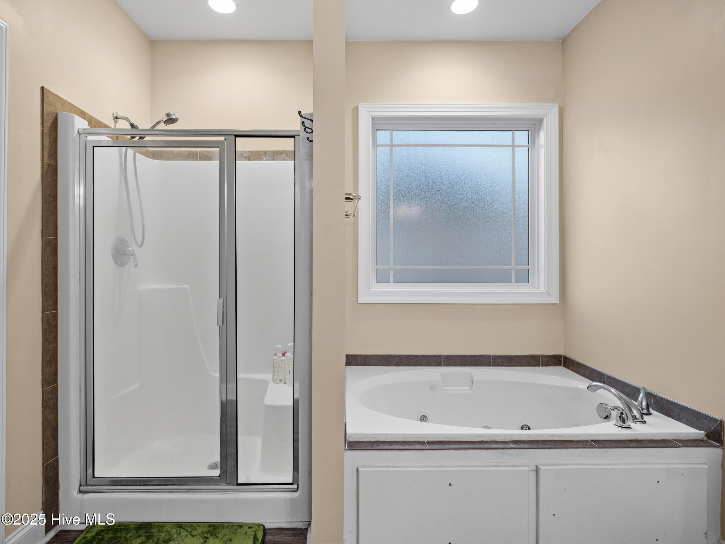 100543750 | Photo 25