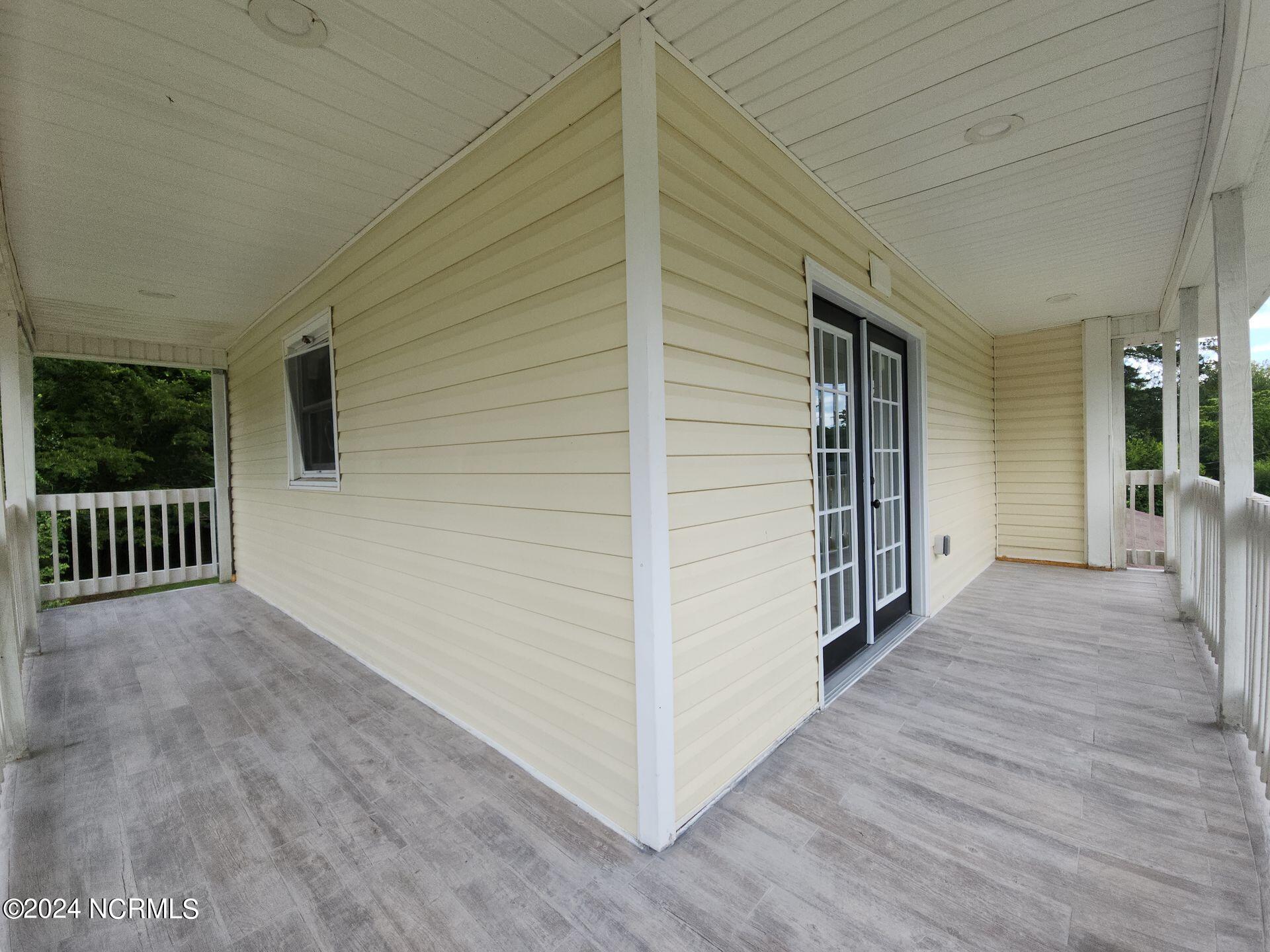 100545628 | Photo 35