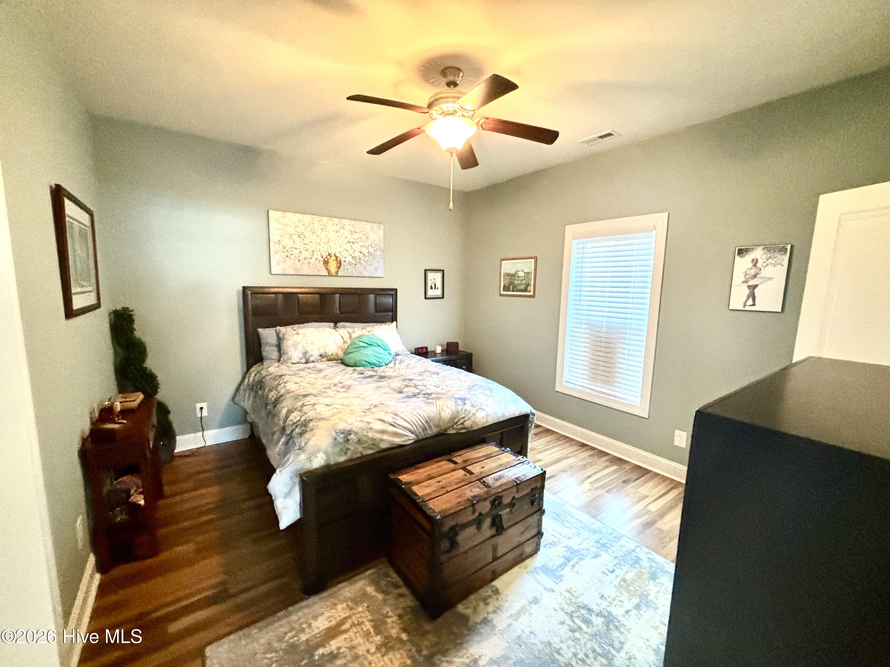 100559423 | Photo 28