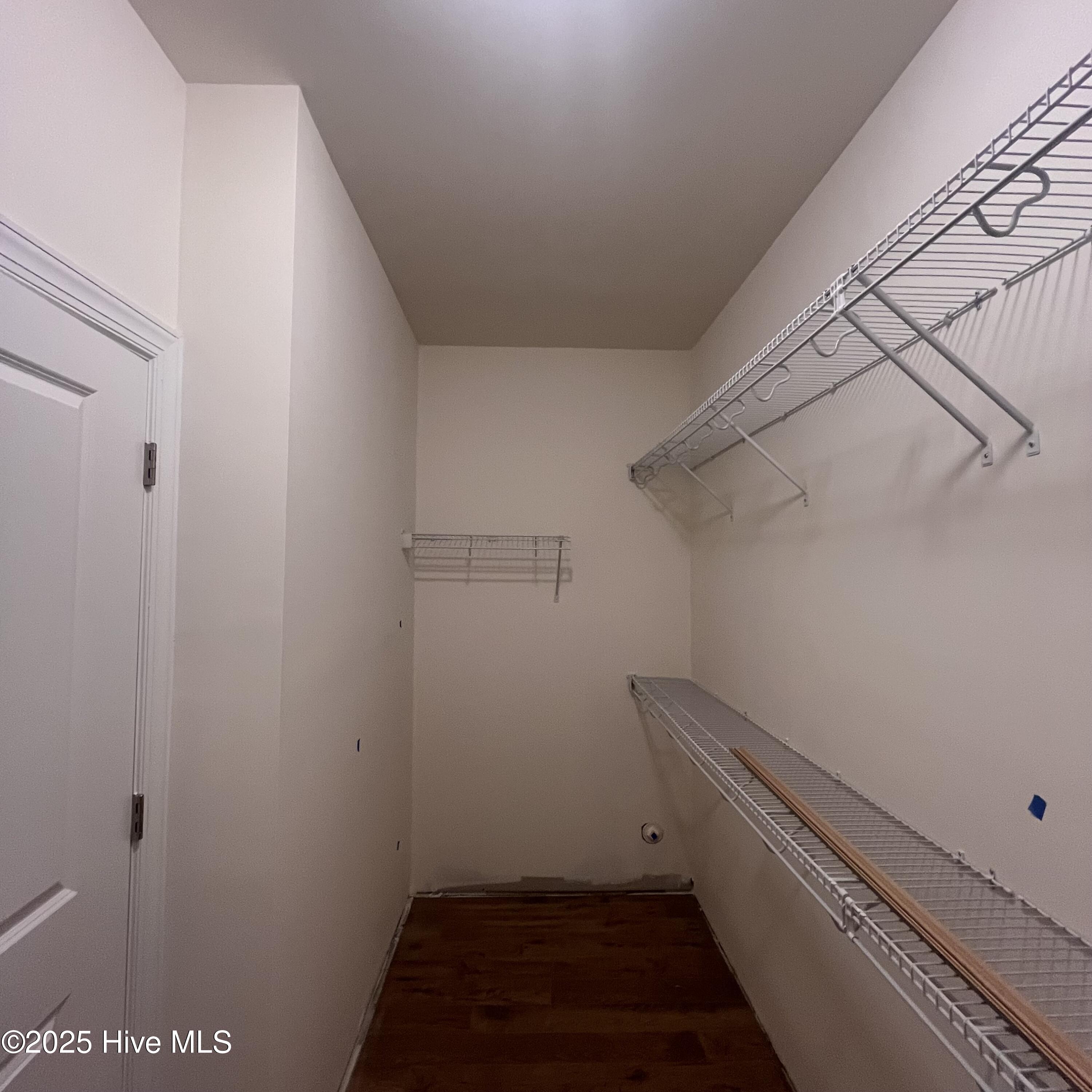 100517298 | Photo 22