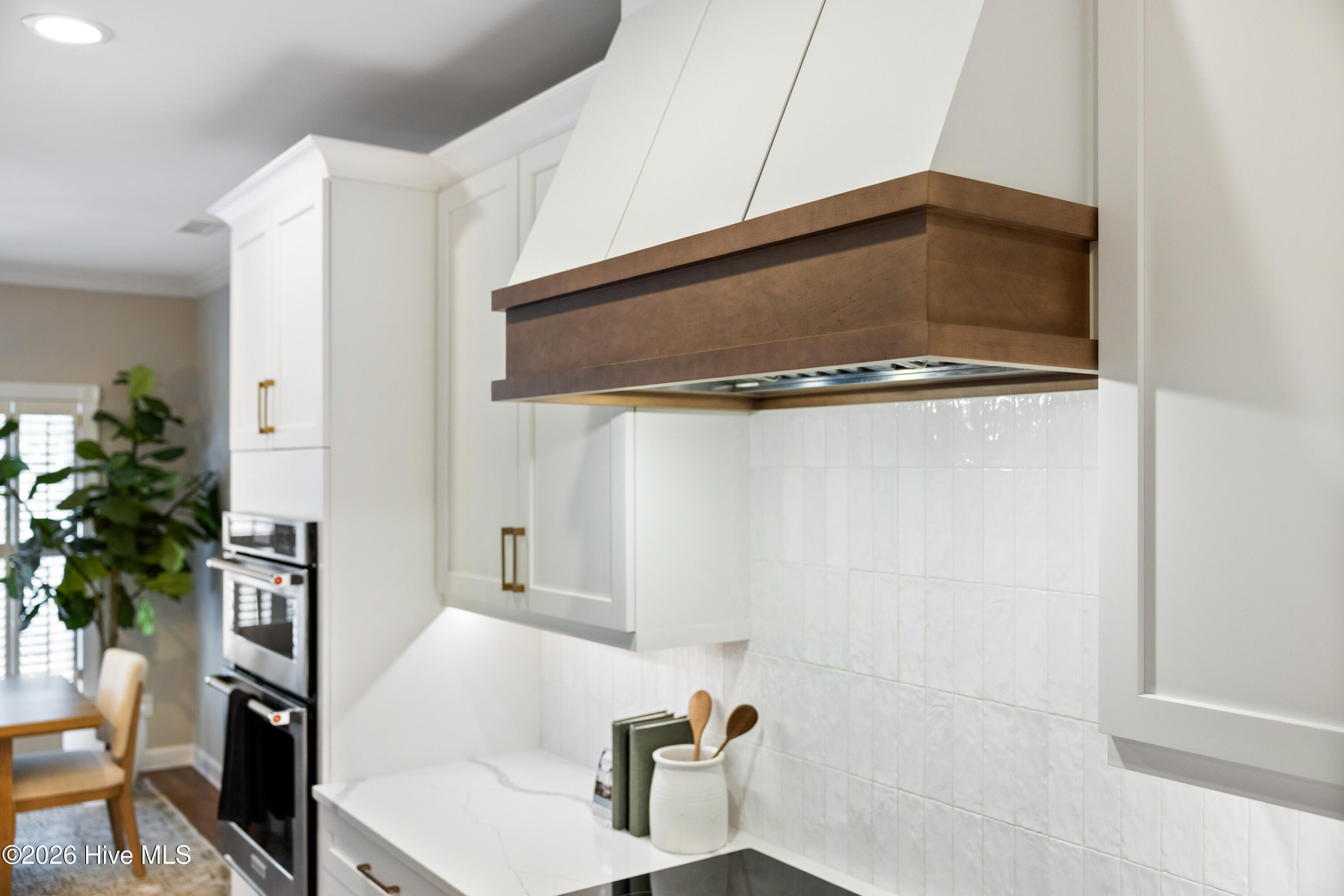 100560916 | Photo 21