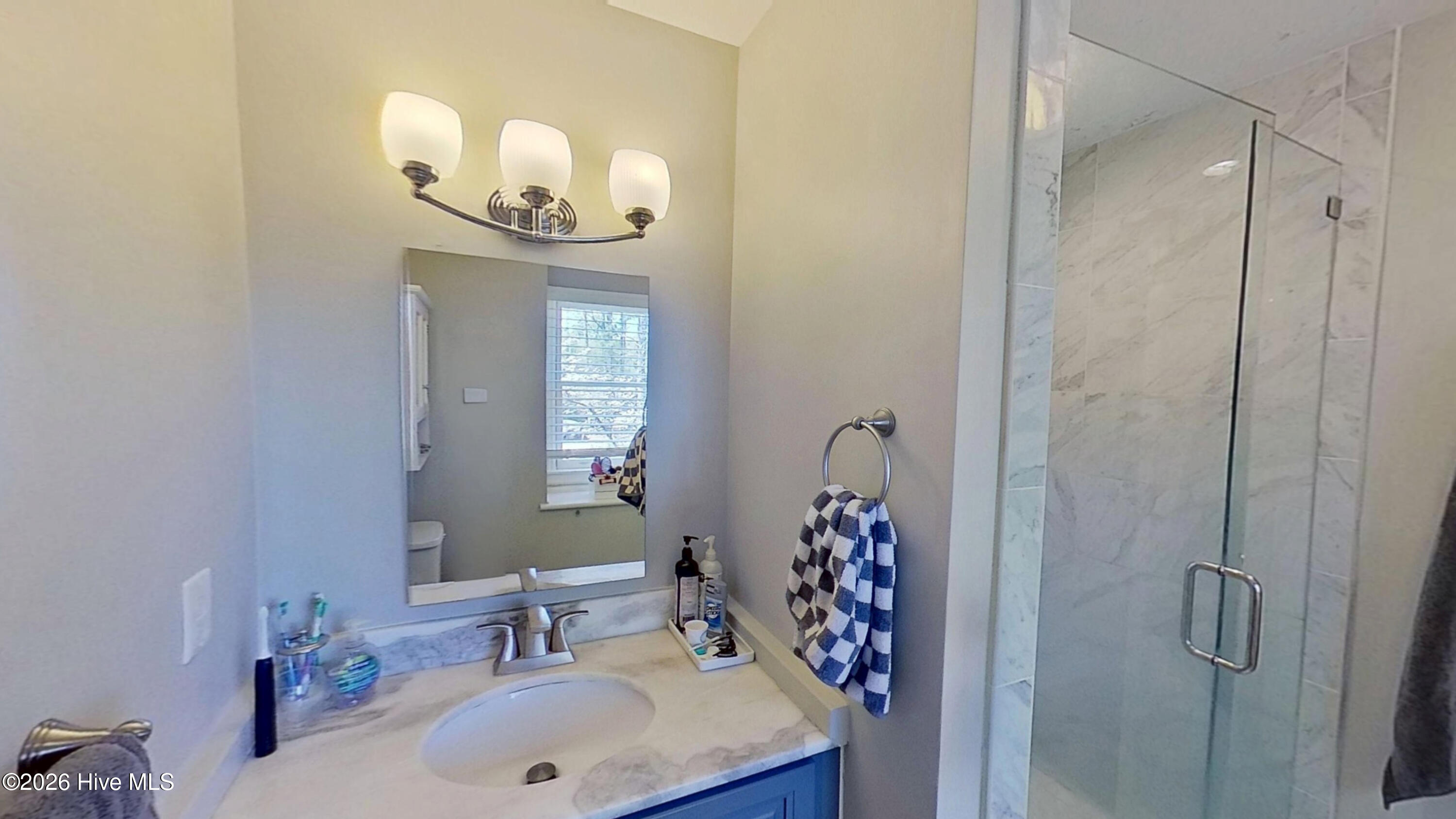 100569825 | Photo 15