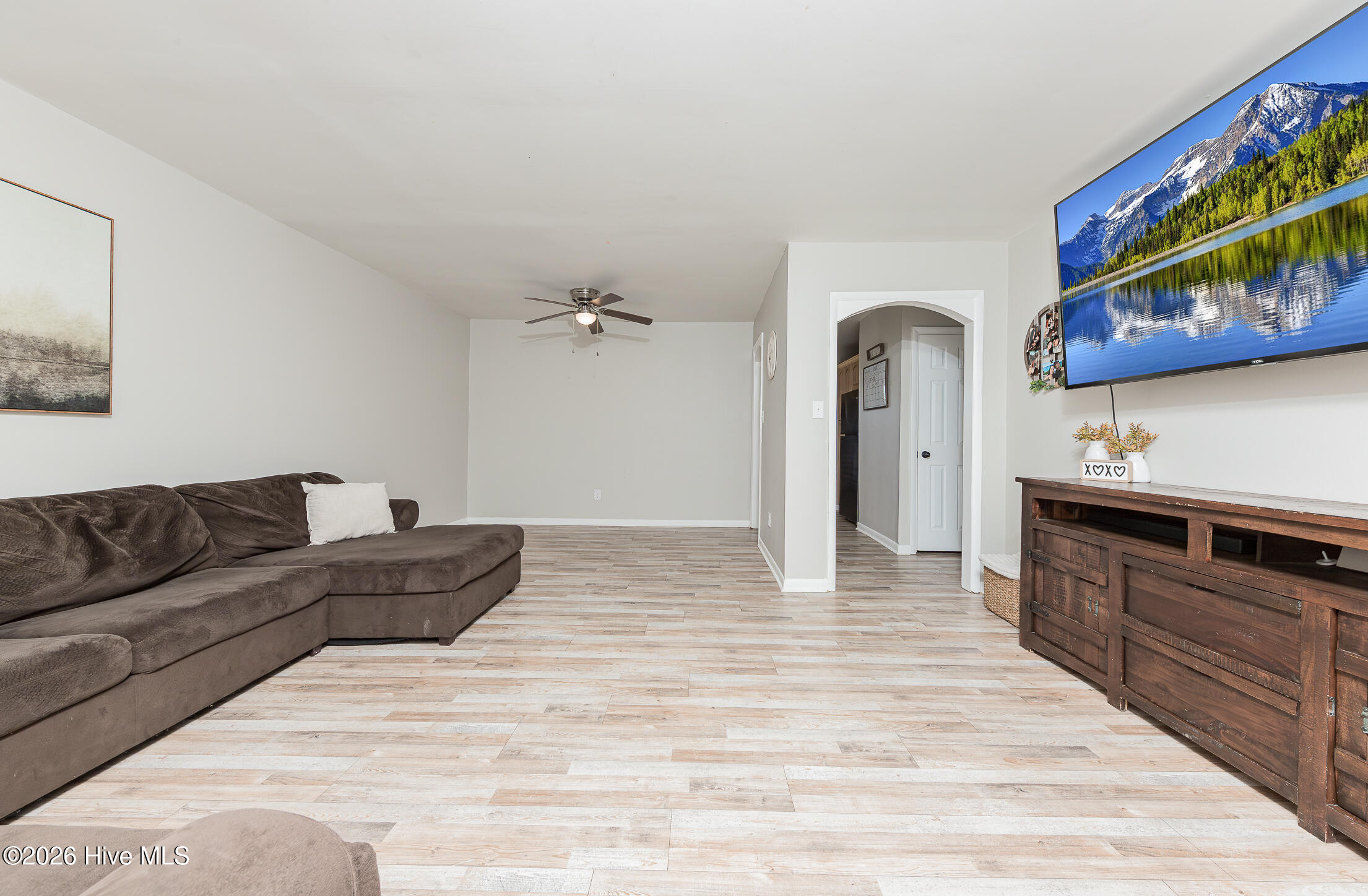 100566387 | Photo 10