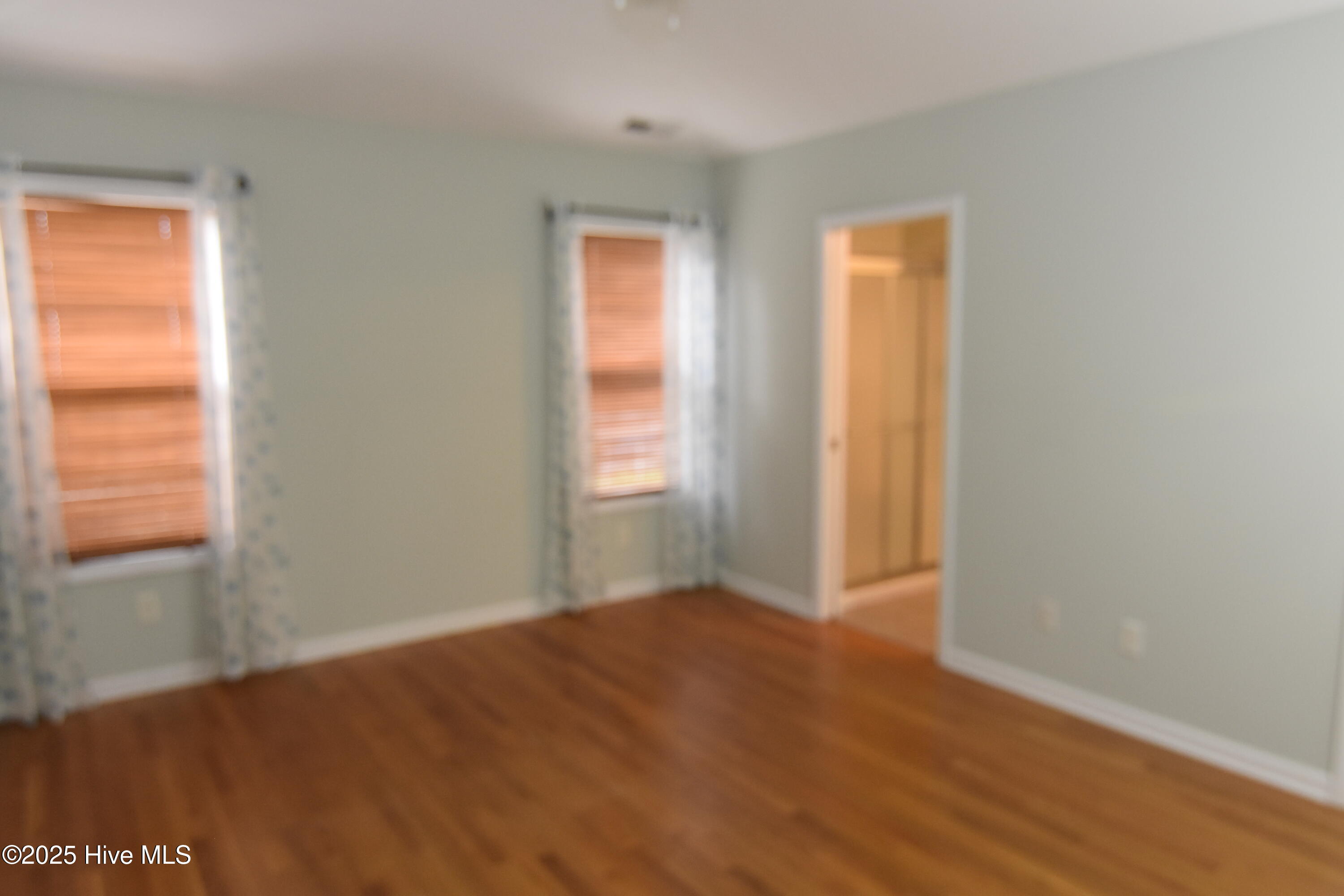 100521644 | Photo 10