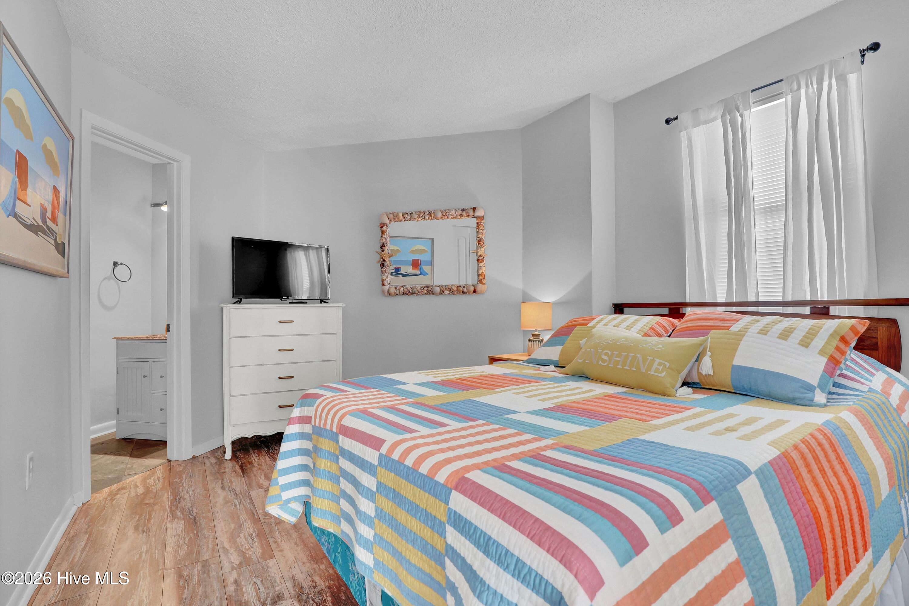 100565249 | Photo 20