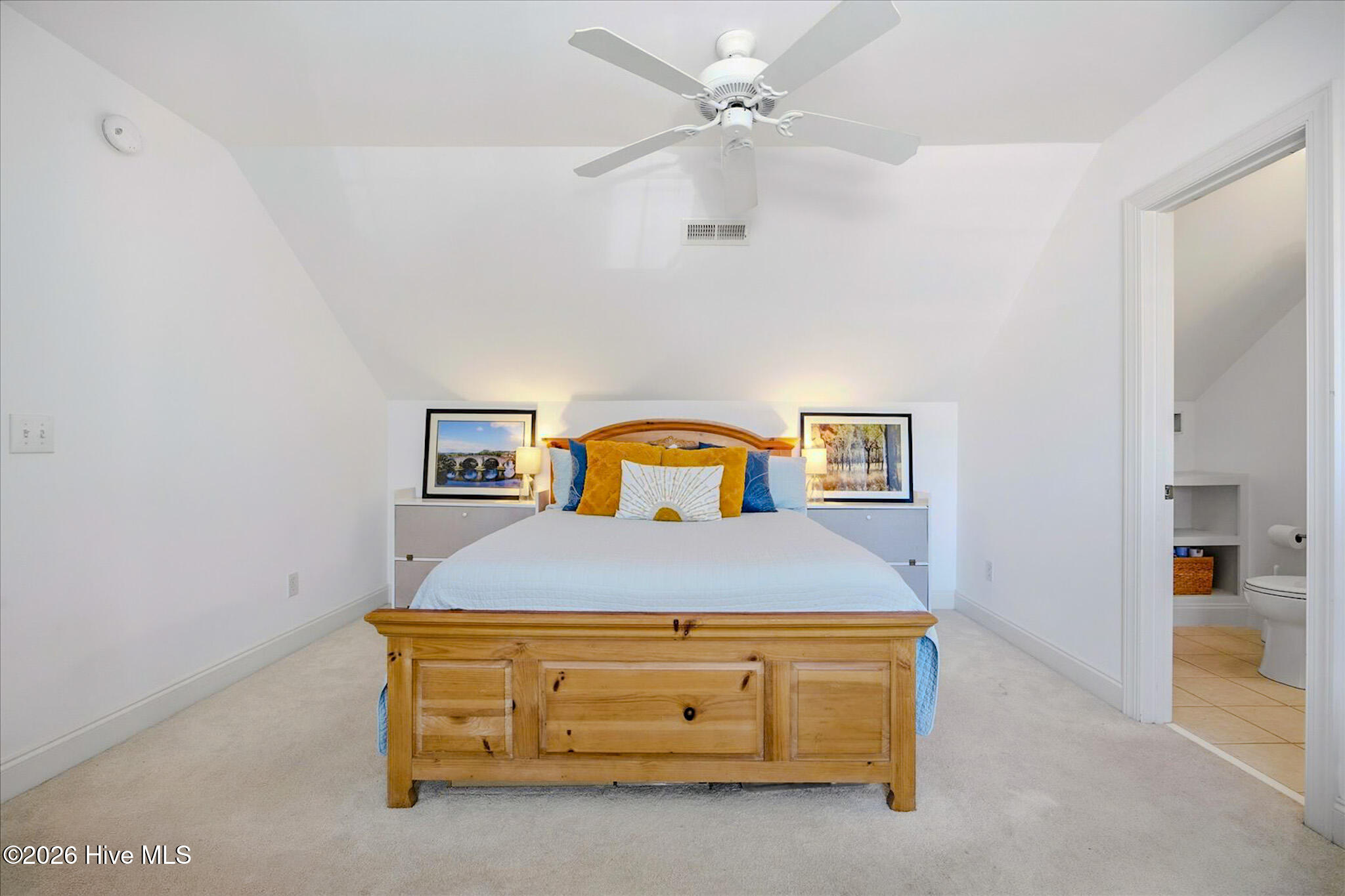 100554989 | Photo 32